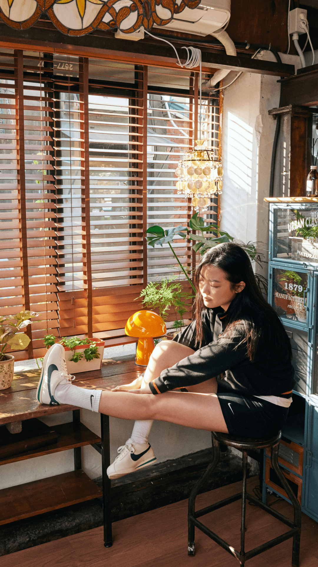 SNKRS Style: W Cortez