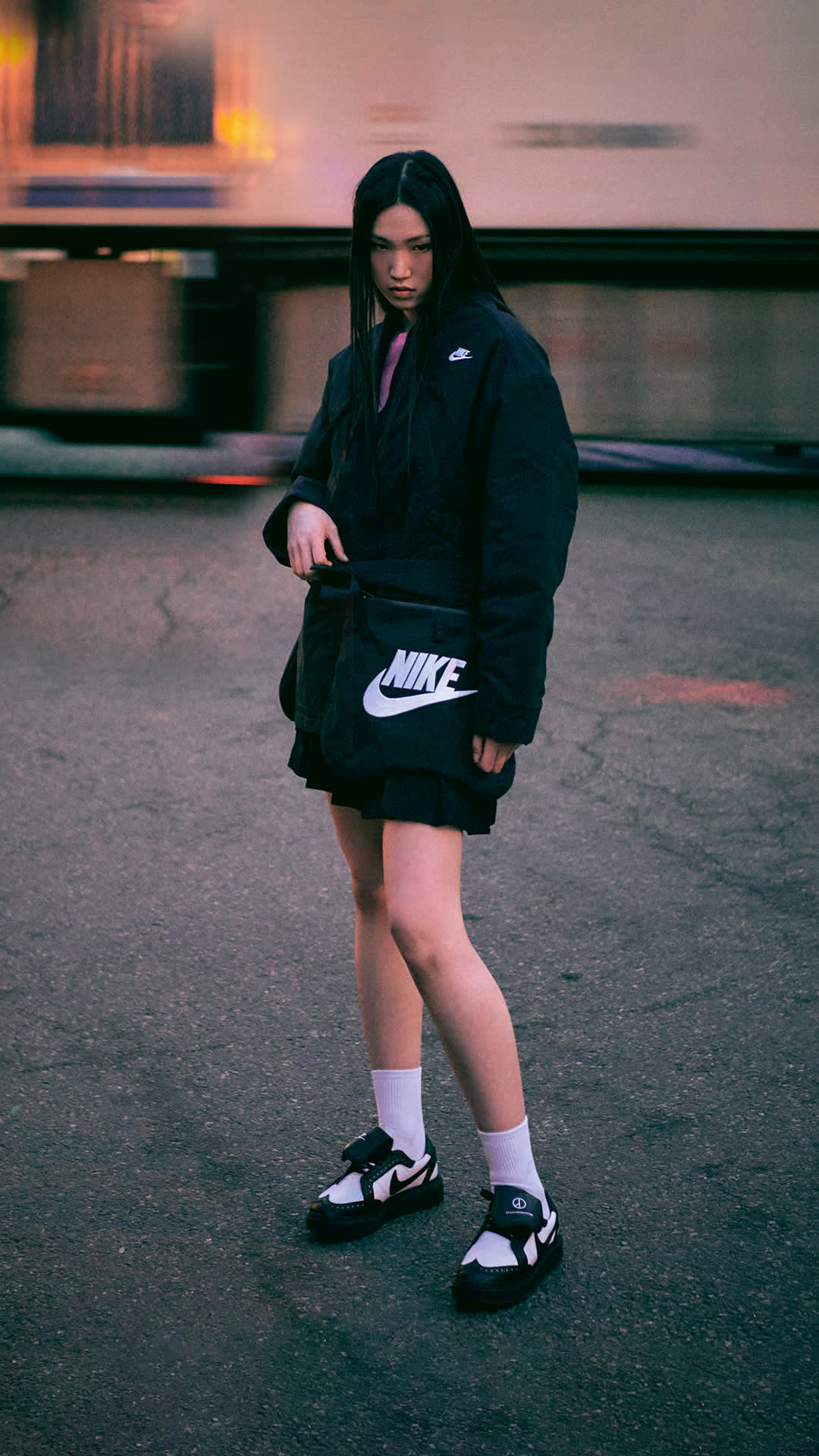 Estilo SNKRS: Nike Kwondo 1 x PEACEMINUSONE