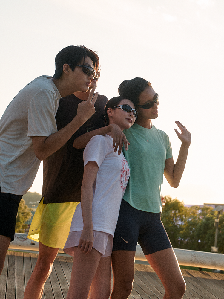 Футболка женская Nike Dri-FIT Running T-Shirt