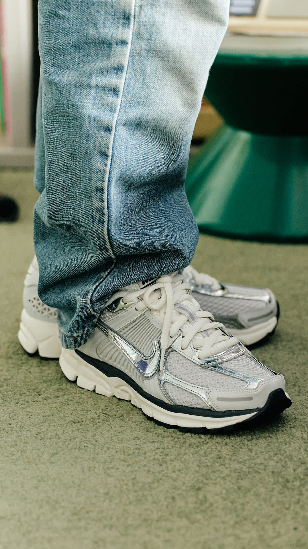 SNKRS Style: W Zoom Vomero 5