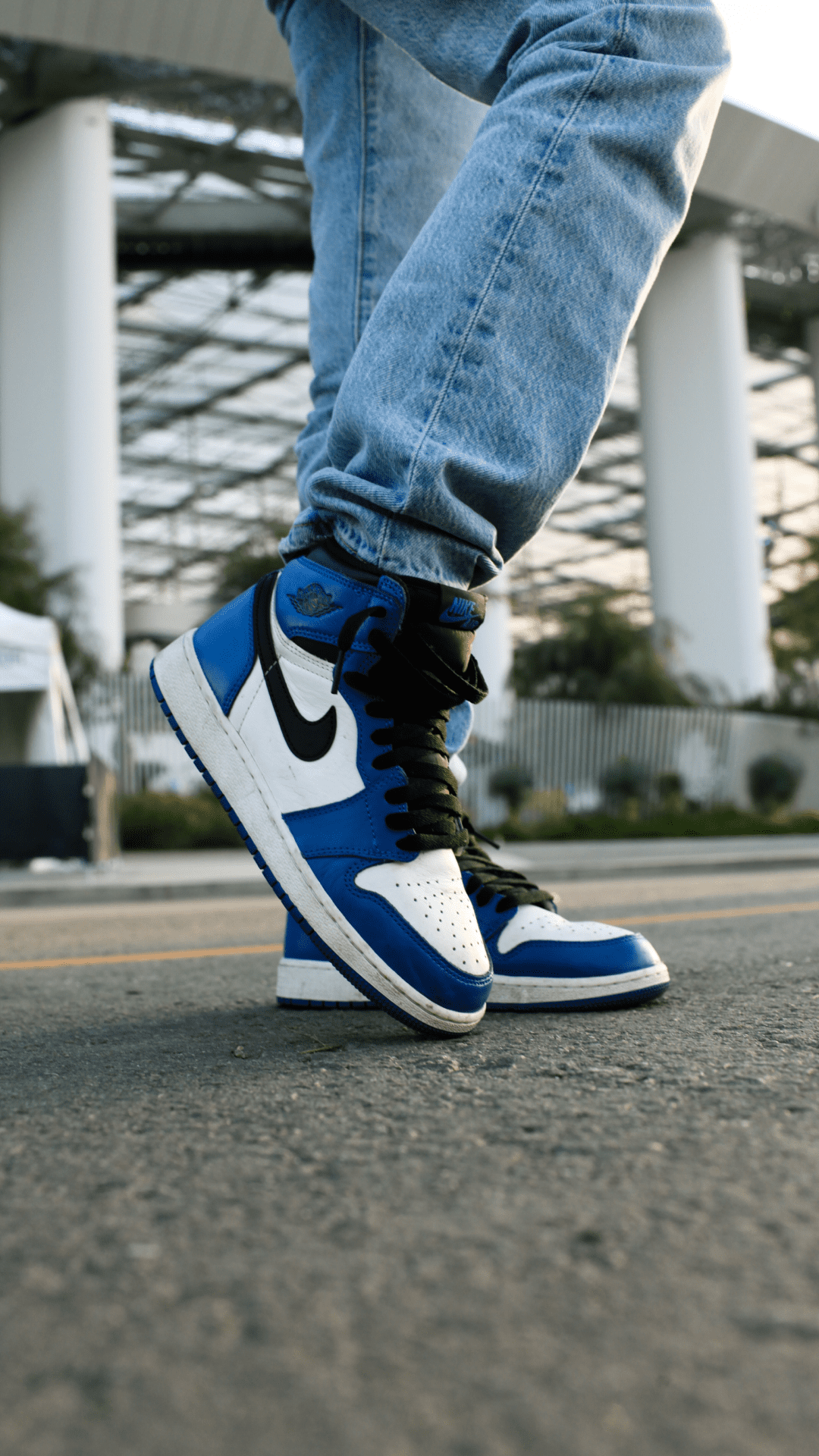 【NIKE公式】Street SNKRS：シアトル・シーホークス vs ロサンゼルス・ラムズ