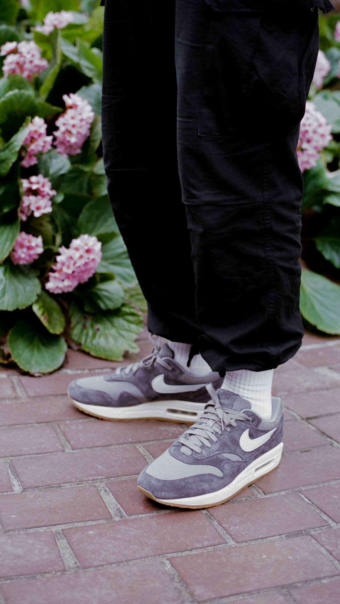 Street SNKRS: Air Max 1 Crepe Offspring