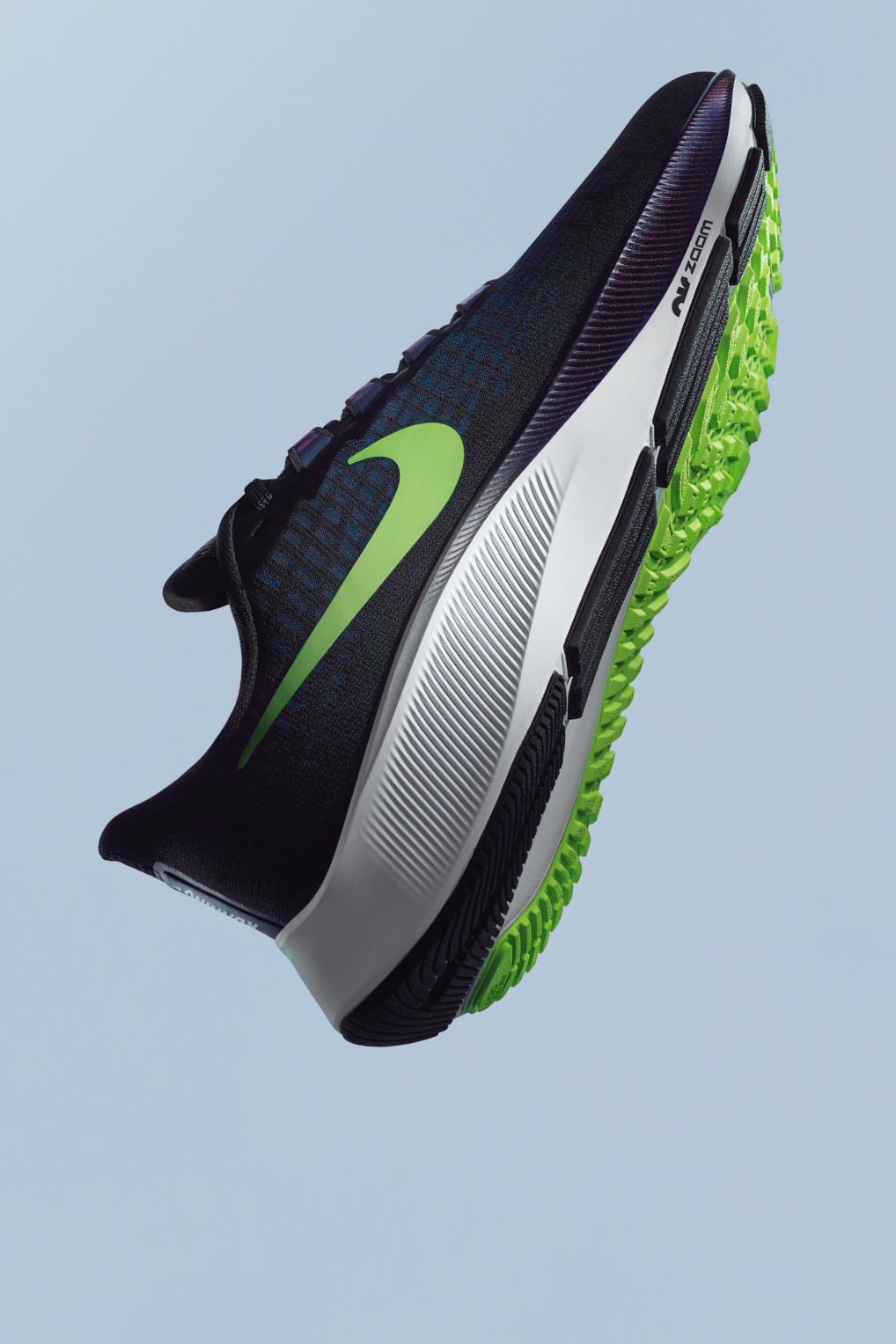 nike men's green running shoes