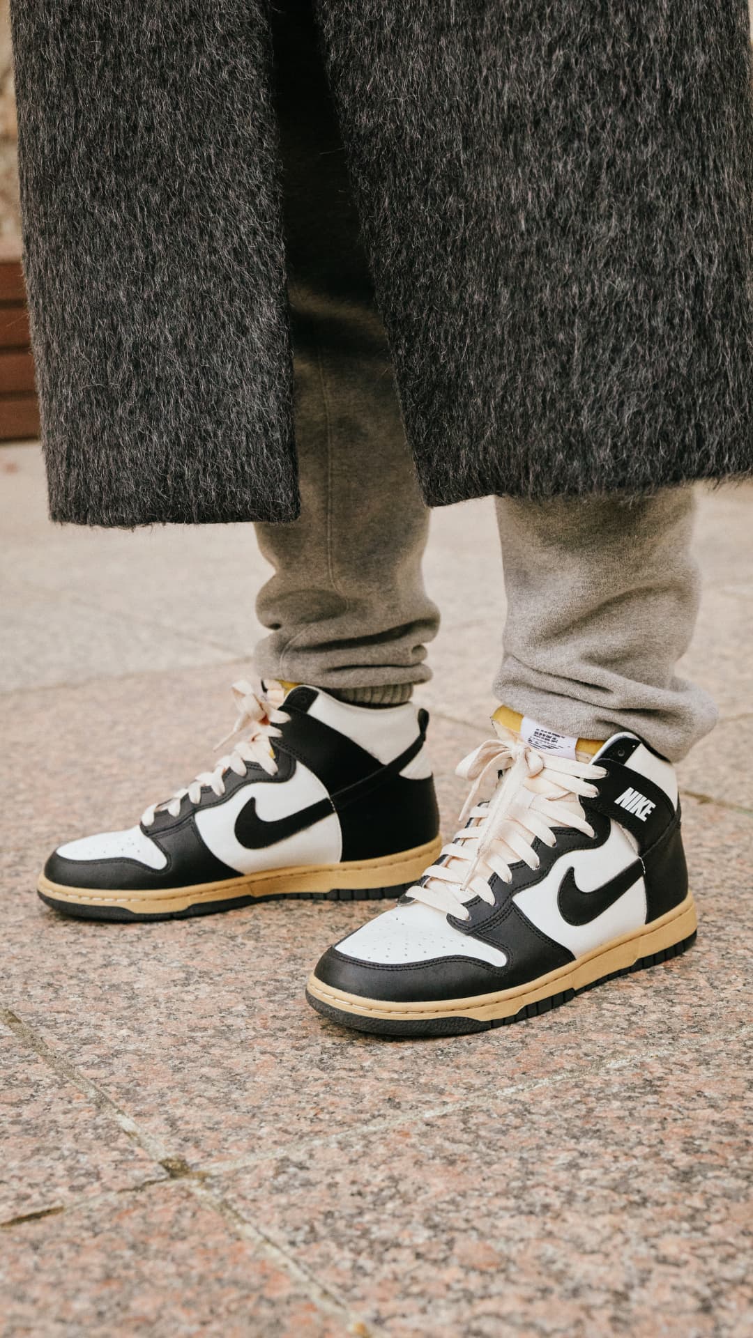 【NIKE公式】Street SNKRS：弘大