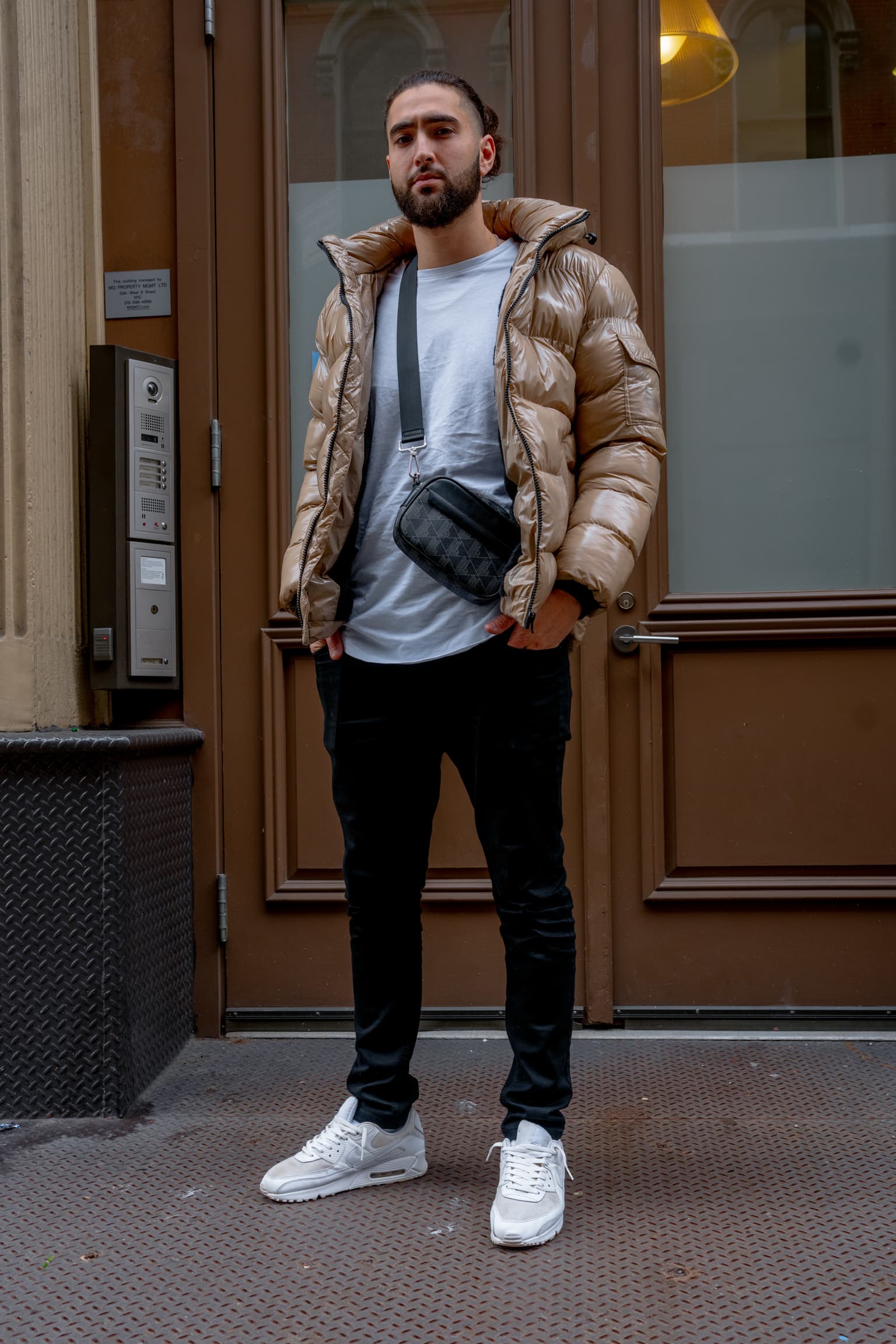 Street SNKRS: 21 Mercer 