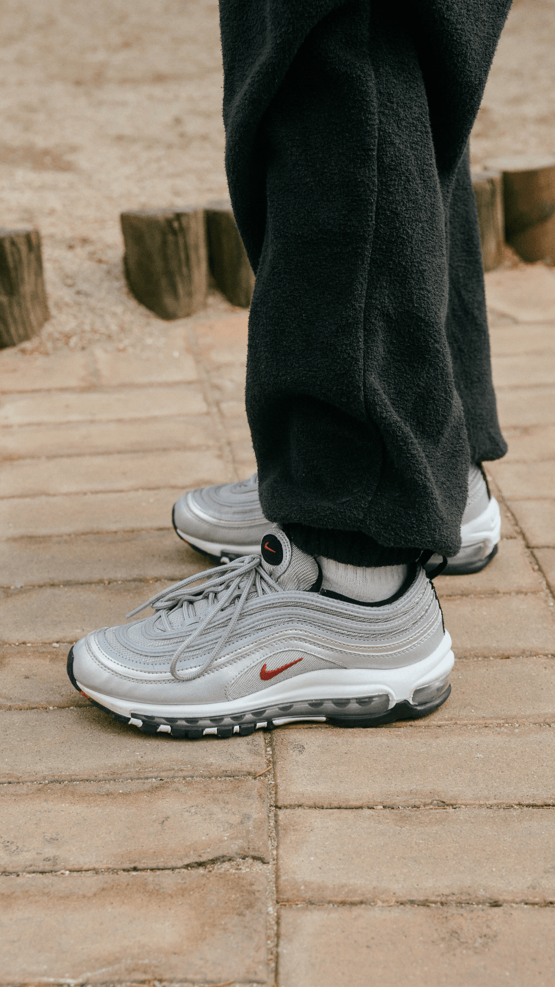 【NIKE公式】Street SNKRS：弘大