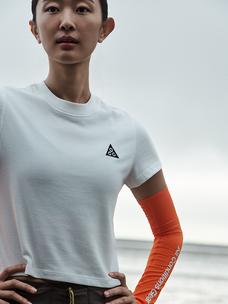 Топ женский ACG Dri-FIT Short Sleeve Top