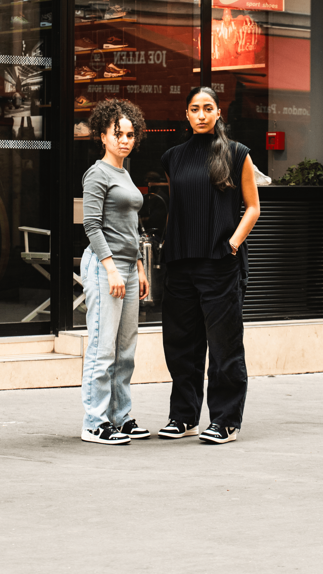 Street SNKRS : Jordan Air Ship x Opium - Atay House