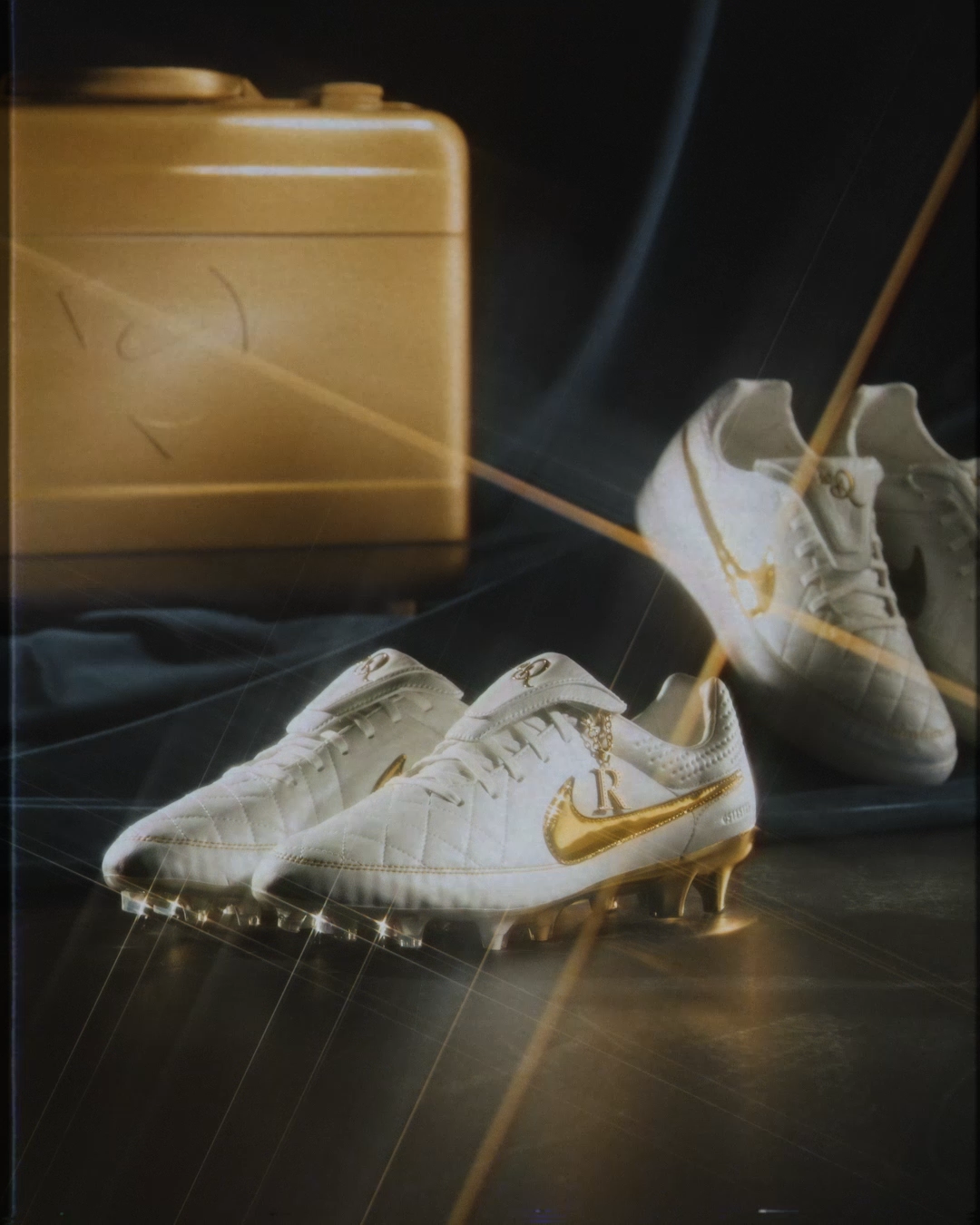 NIKE公式】ナイキ ティエンポ レジェンド SE インドアコート