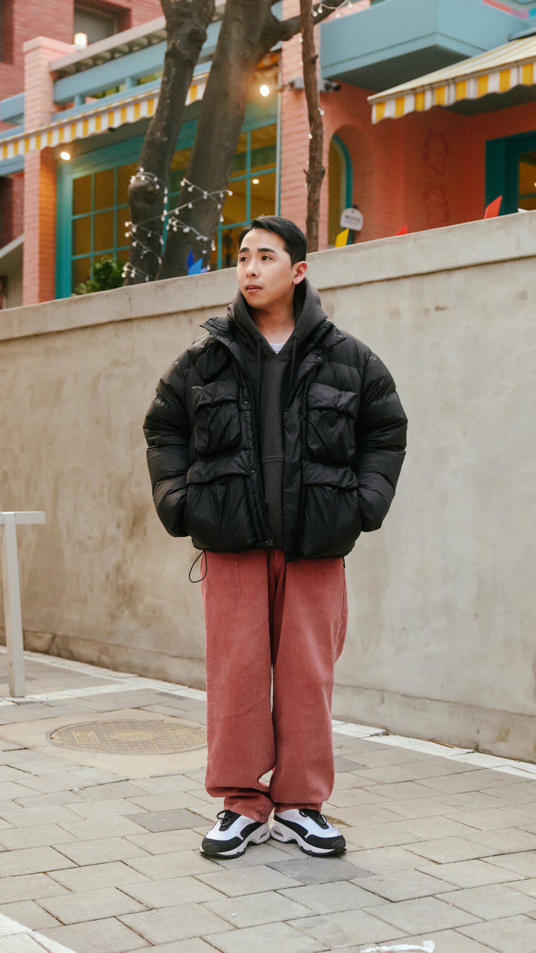 【NIKE公式】Street SNKRS：弘大