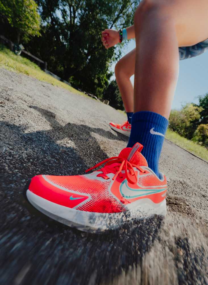 ◆Nike◆ Cosmic Runner Junior Road Running Shoe HM4402-003 Nike Cosmic Runner Big Kids' Road Running Shoes. Nike.com