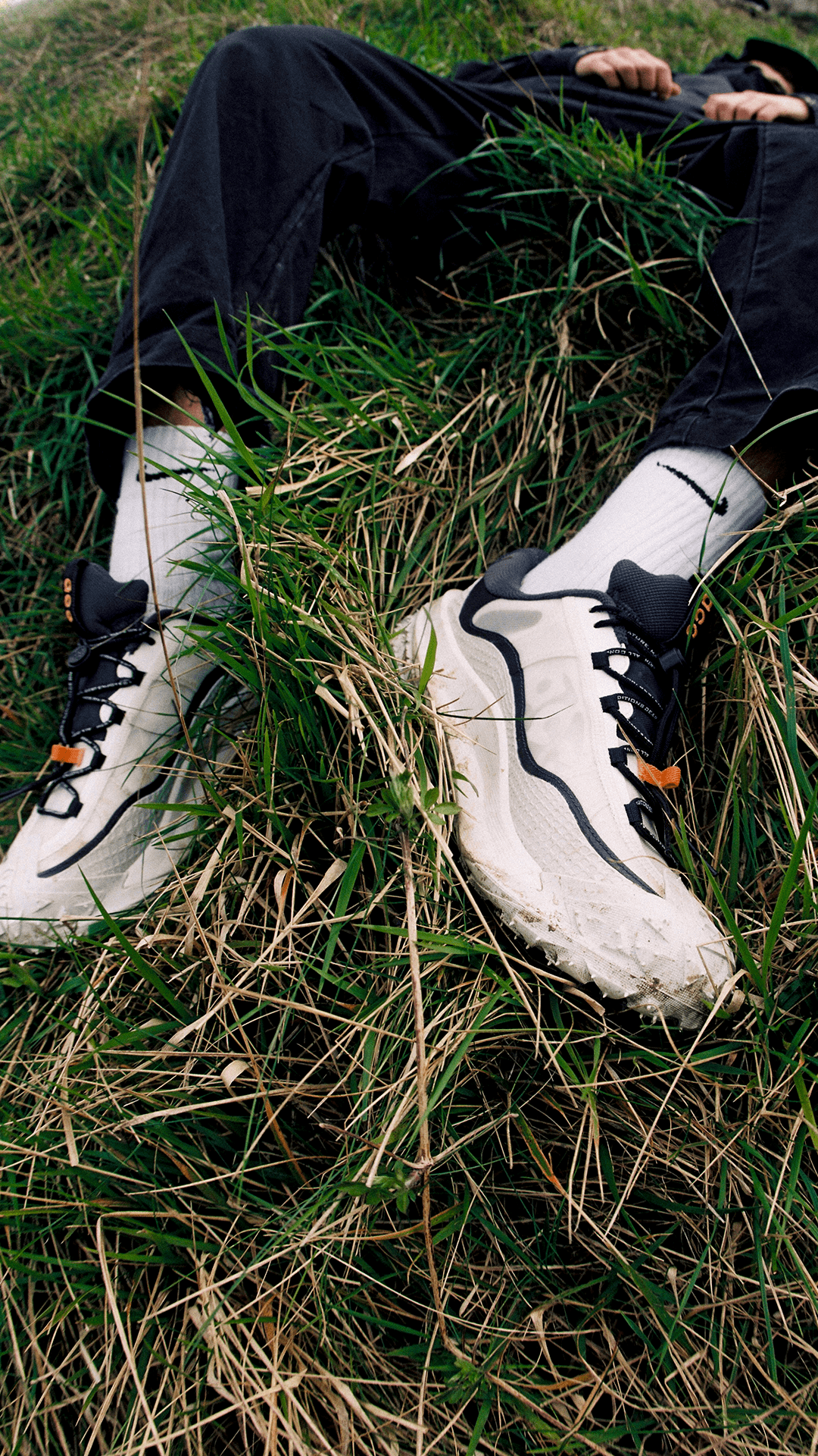 Street SNKRS: ACG Mountain Fly 2 Low