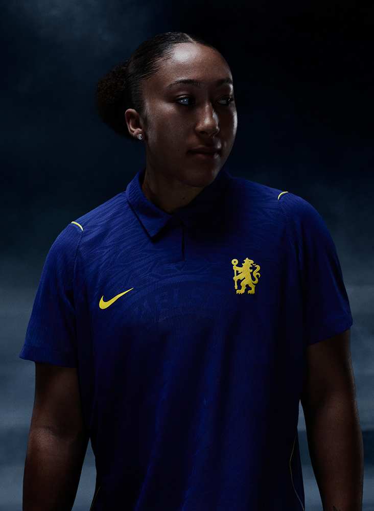 Chelsea F.C. 2026/27 Match Home Women's Nike Aero-FIT Football