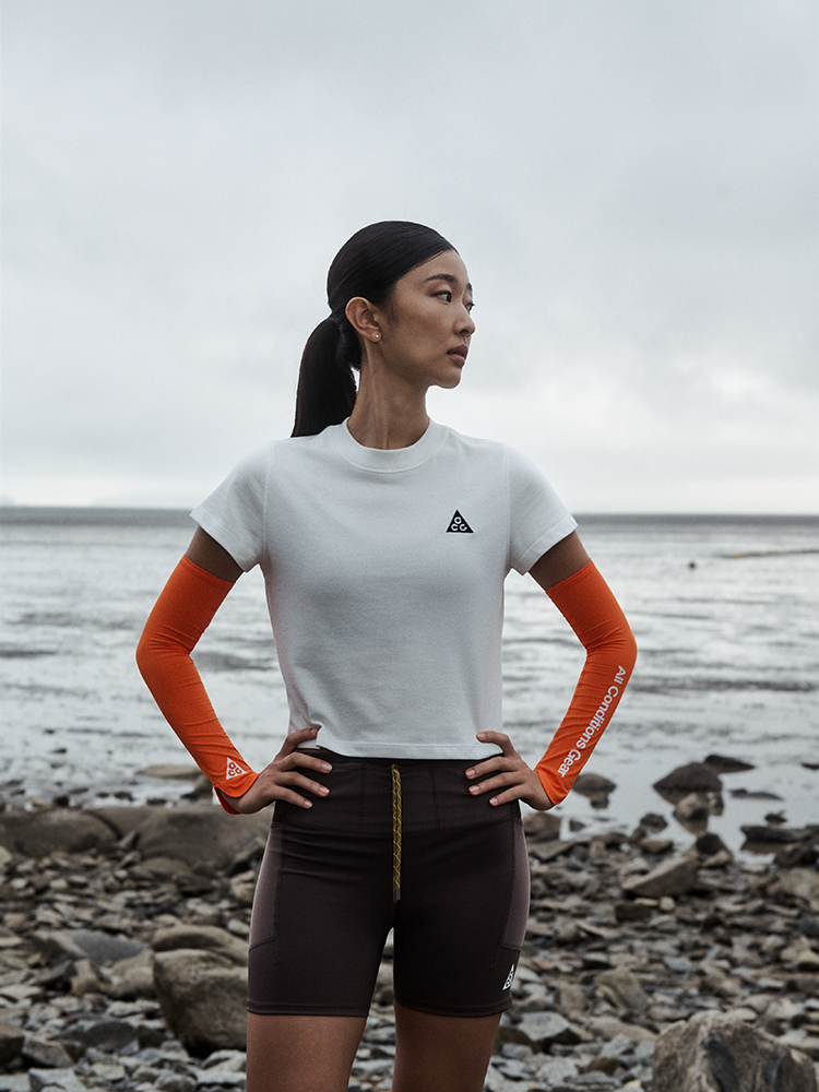 Топ женский ACG Dri-FIT Short Sleeve Top