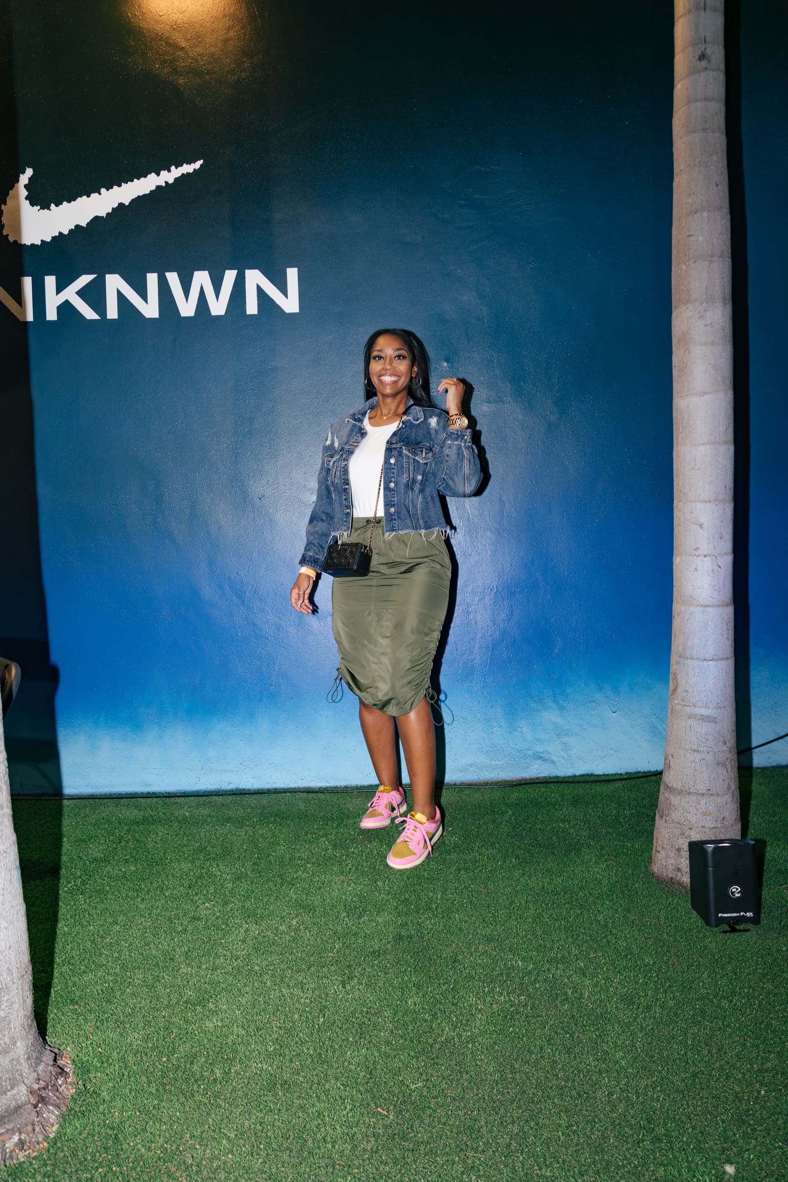 【NIKE公式】Street SNKRS：UNKNWN Courtyard Classic