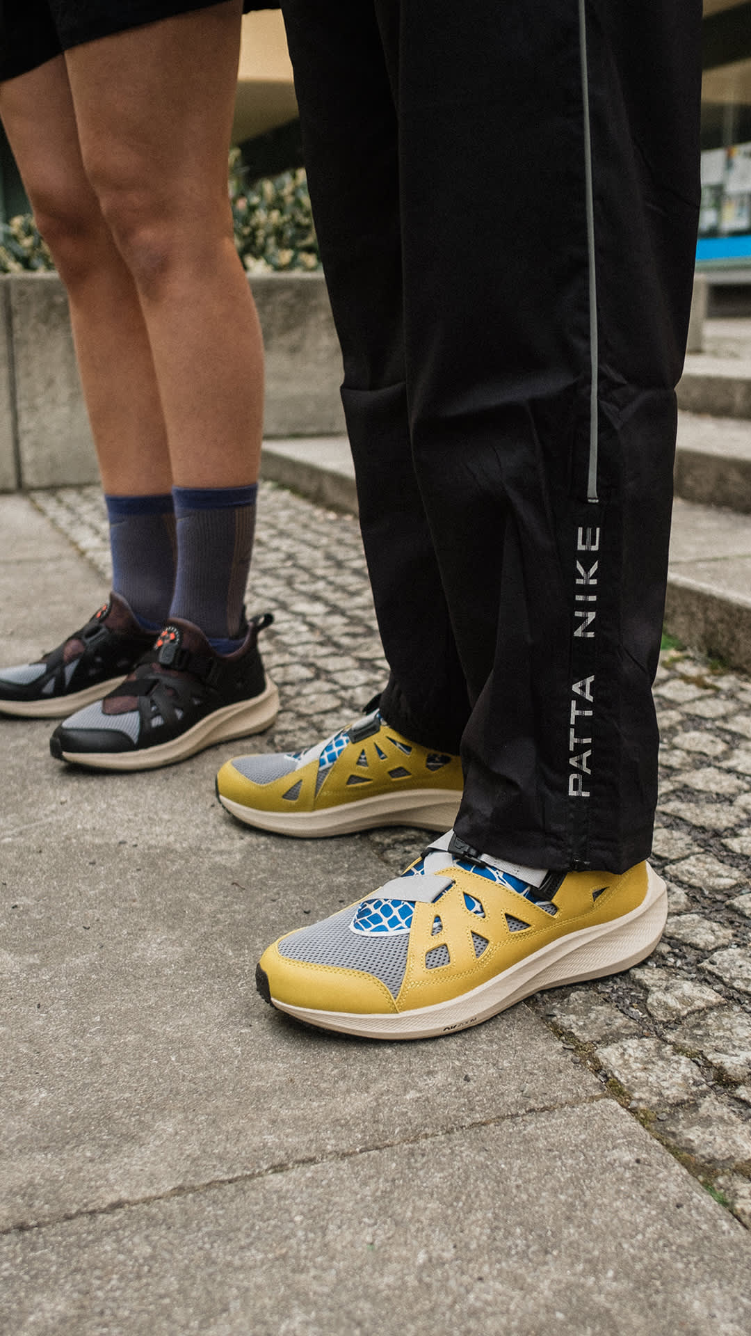 Street SNKRS : Nike x Patta Running Team: Crew Love.