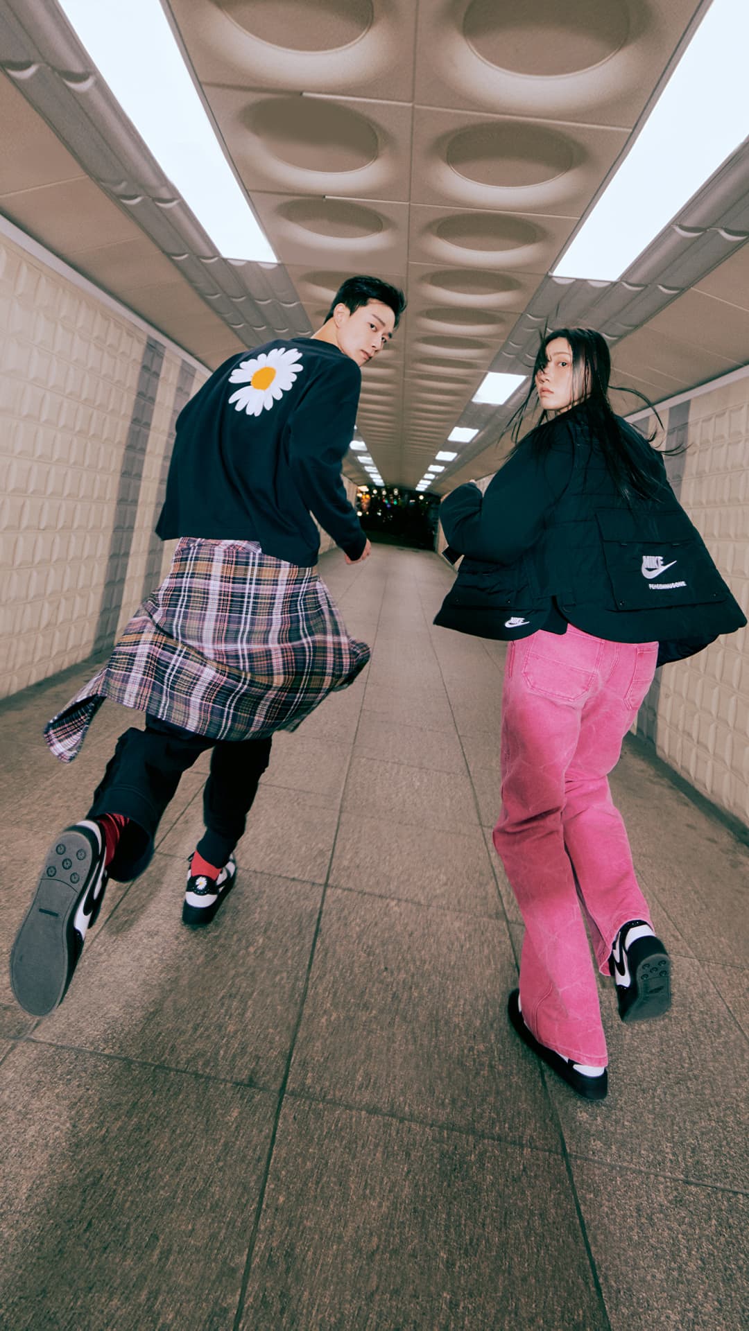 【NIKE公式】SNKRS Style：ナイキ クウォンド 1 x PEACEMINUSONE