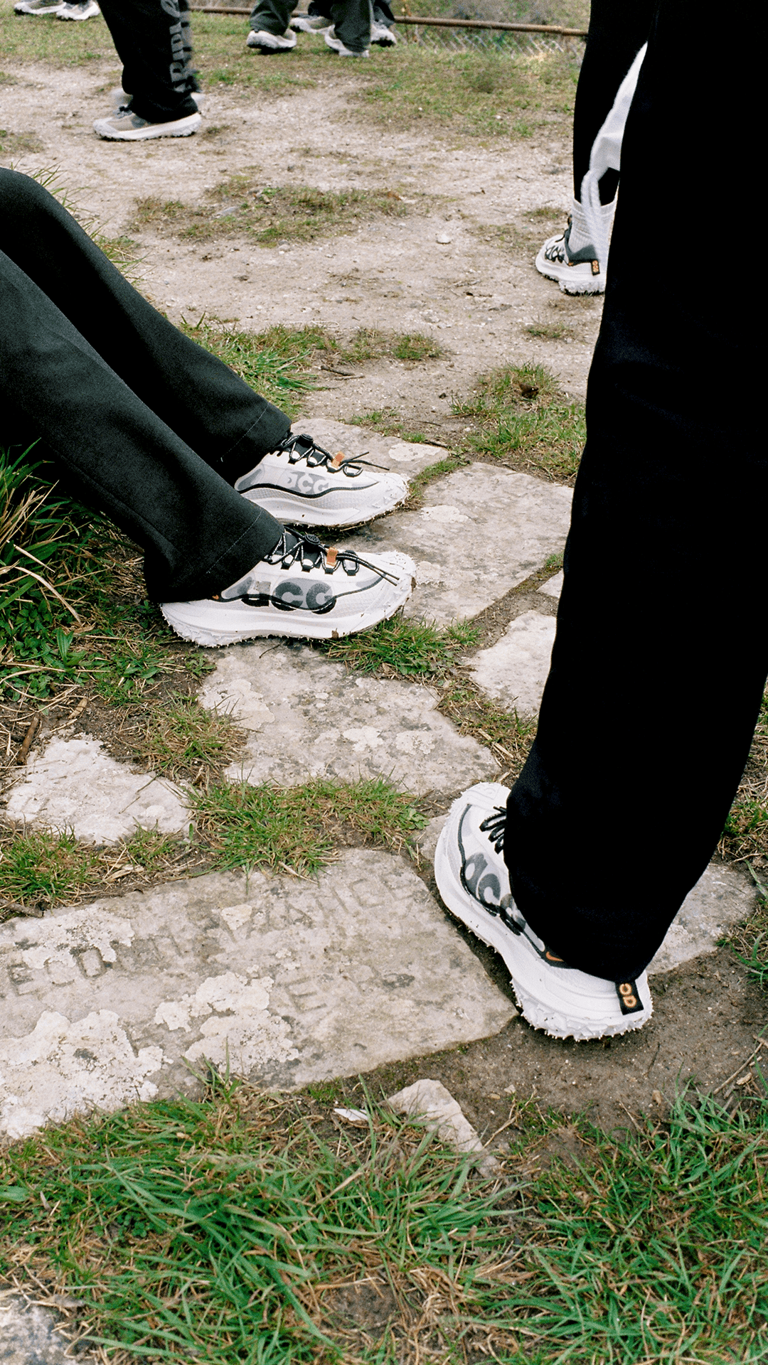 Street SNKRS: ACG Mountain Fly 2 Low