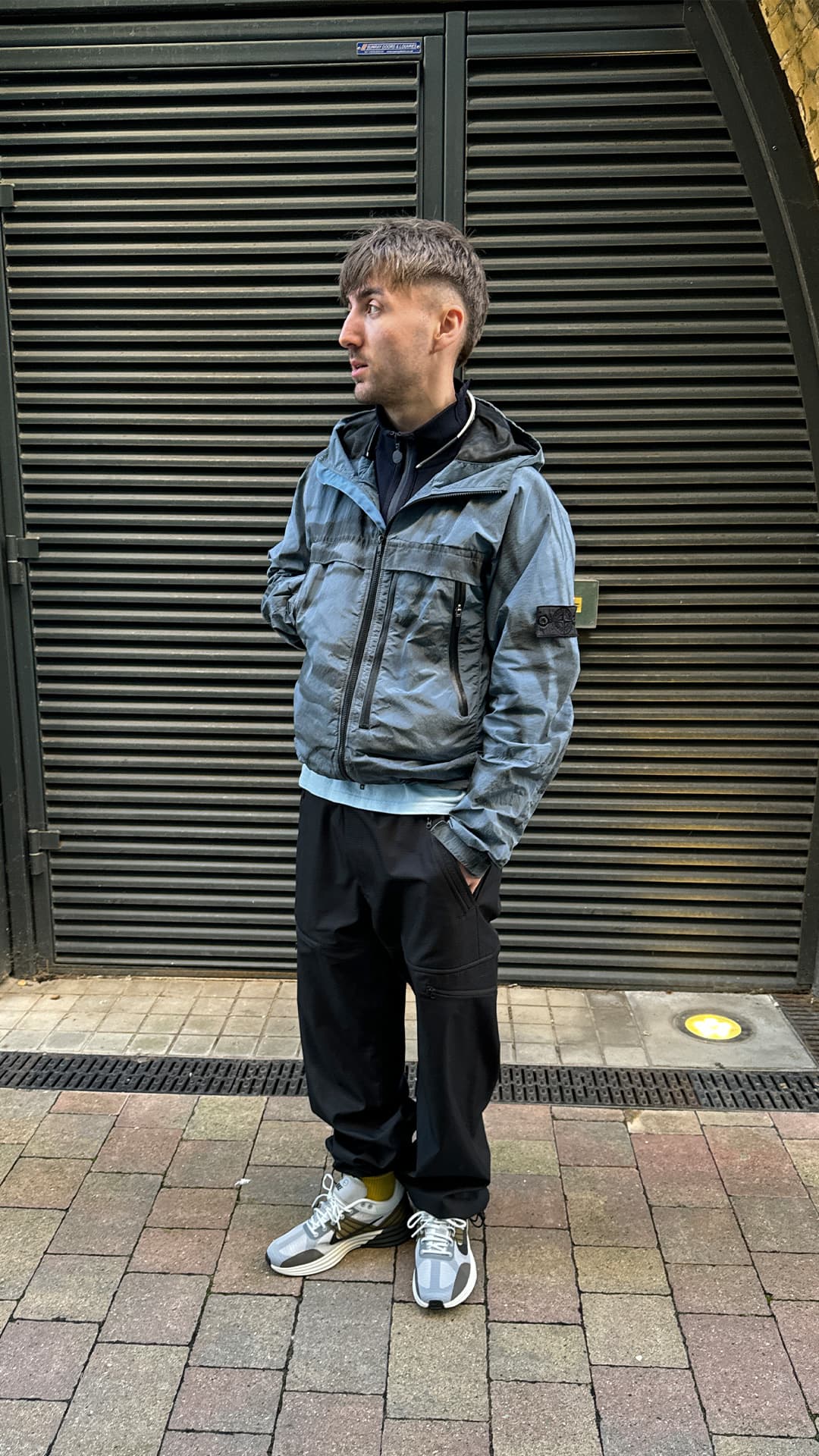 Street SNKRS - The Basement styles the Lunar Roam