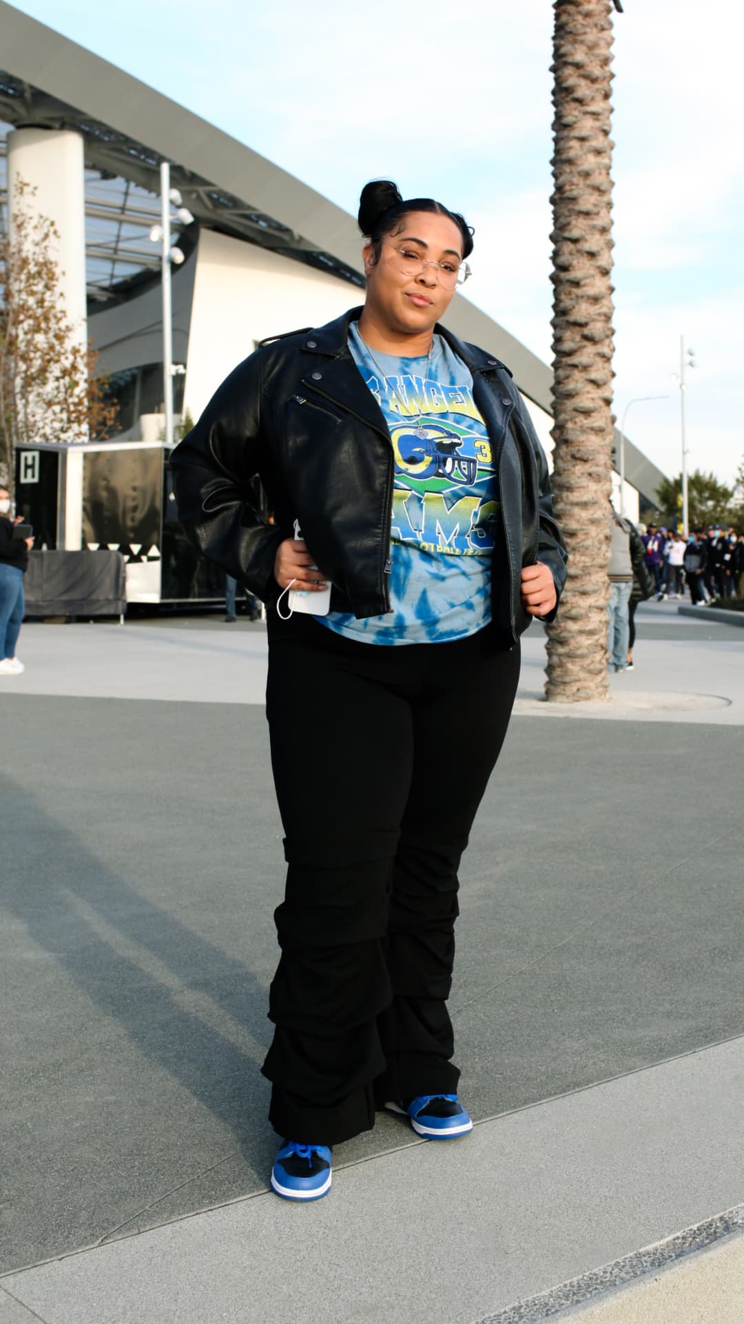 【NIKE公式】Street SNKRS：シアトル・シーホークス vs ロサンゼルス・ラムズ