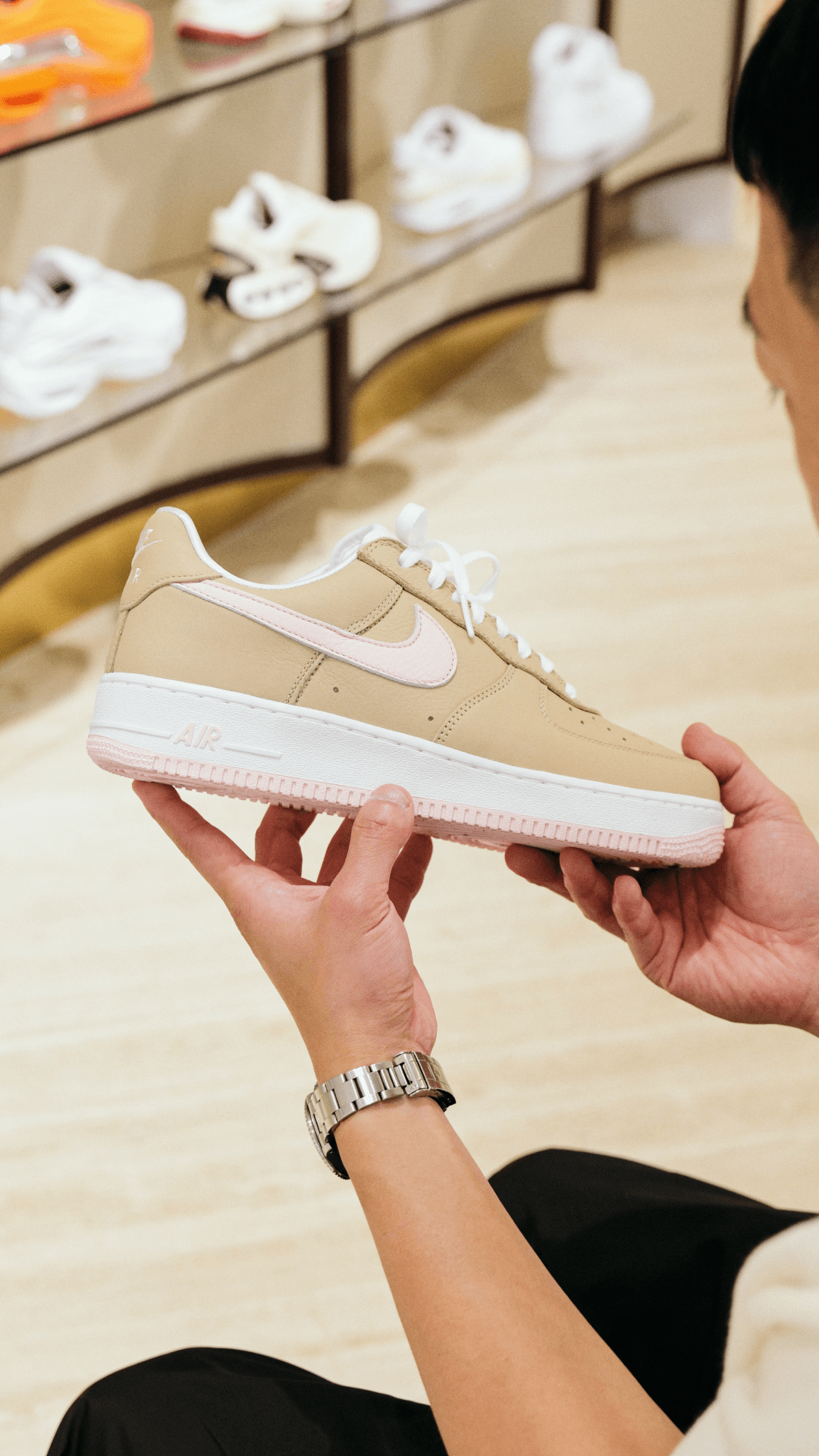 SNKRS Style: Air Force 1 'Linen'