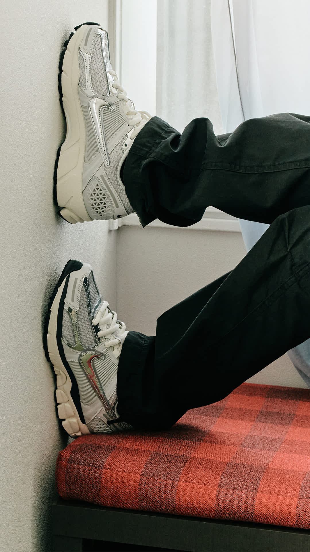 SNKRS Style: W Zoom Vomero 5