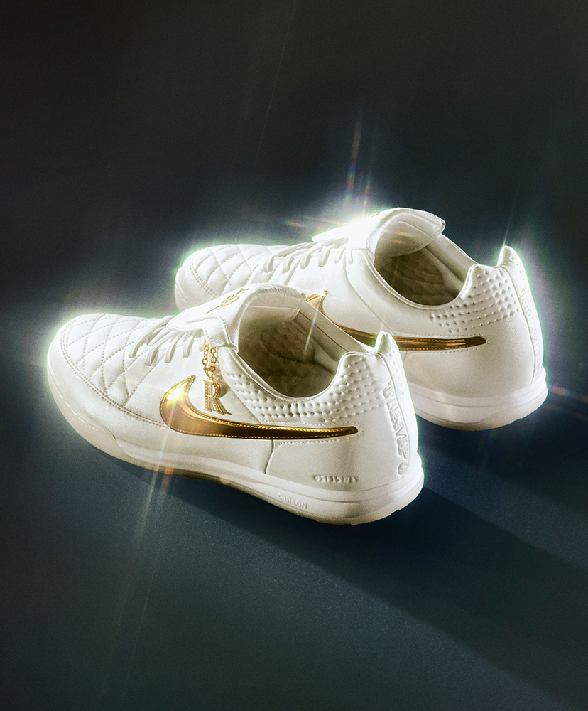 NIKE ティエンポレジェンド NIKE公式】ナイキ ティエンポ レジェンド SE インドアコート