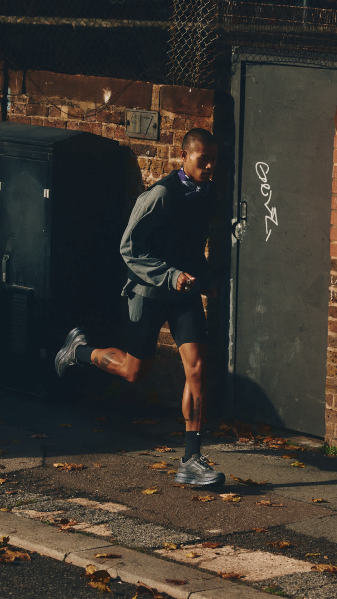 페가수스 프리미엄 "Light Loden and Dark Charcoal": Editorial