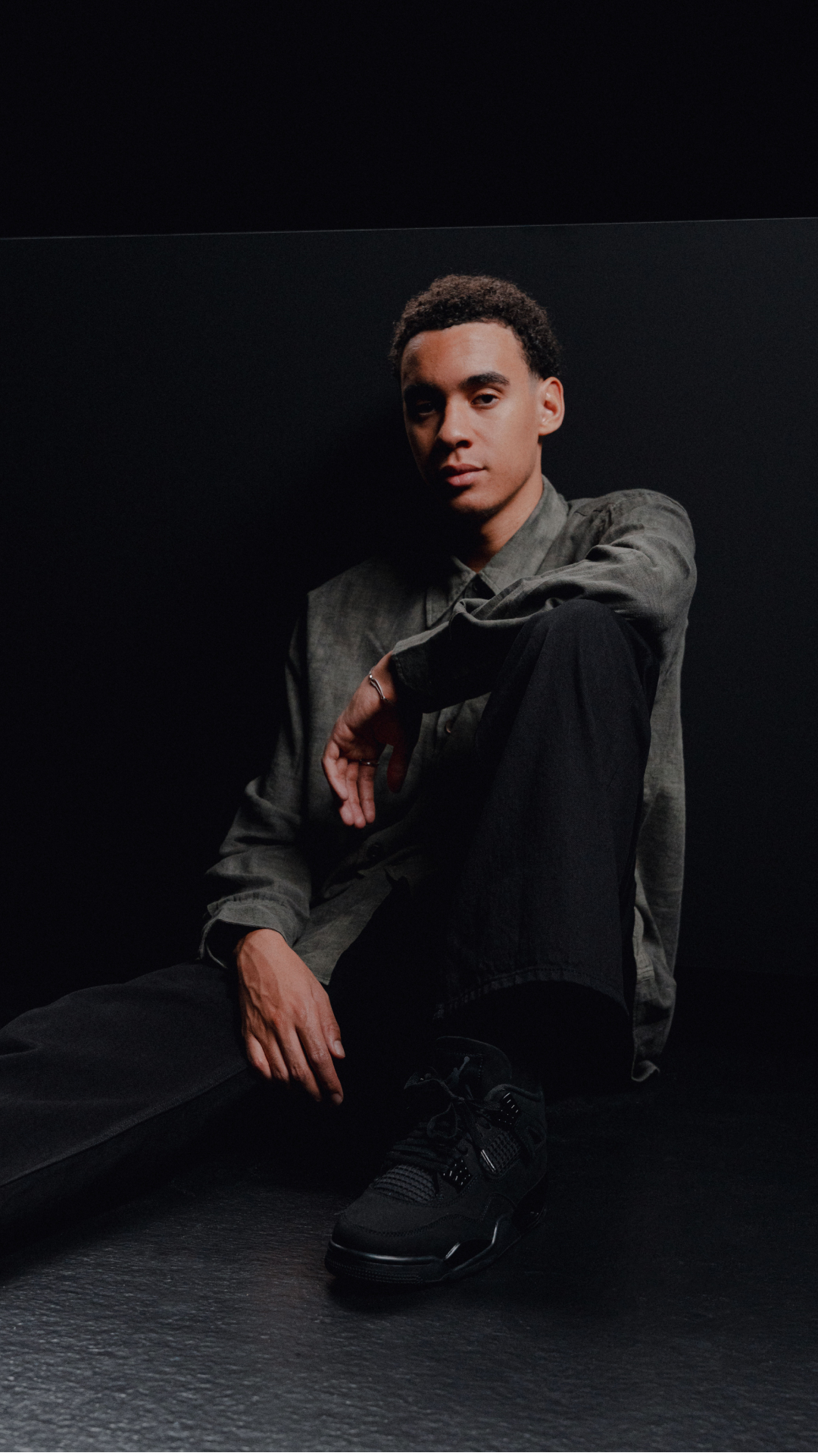 Air Jordan 4 "Black Cat": โดย solebox พร้อมกับ Jamal Musiala