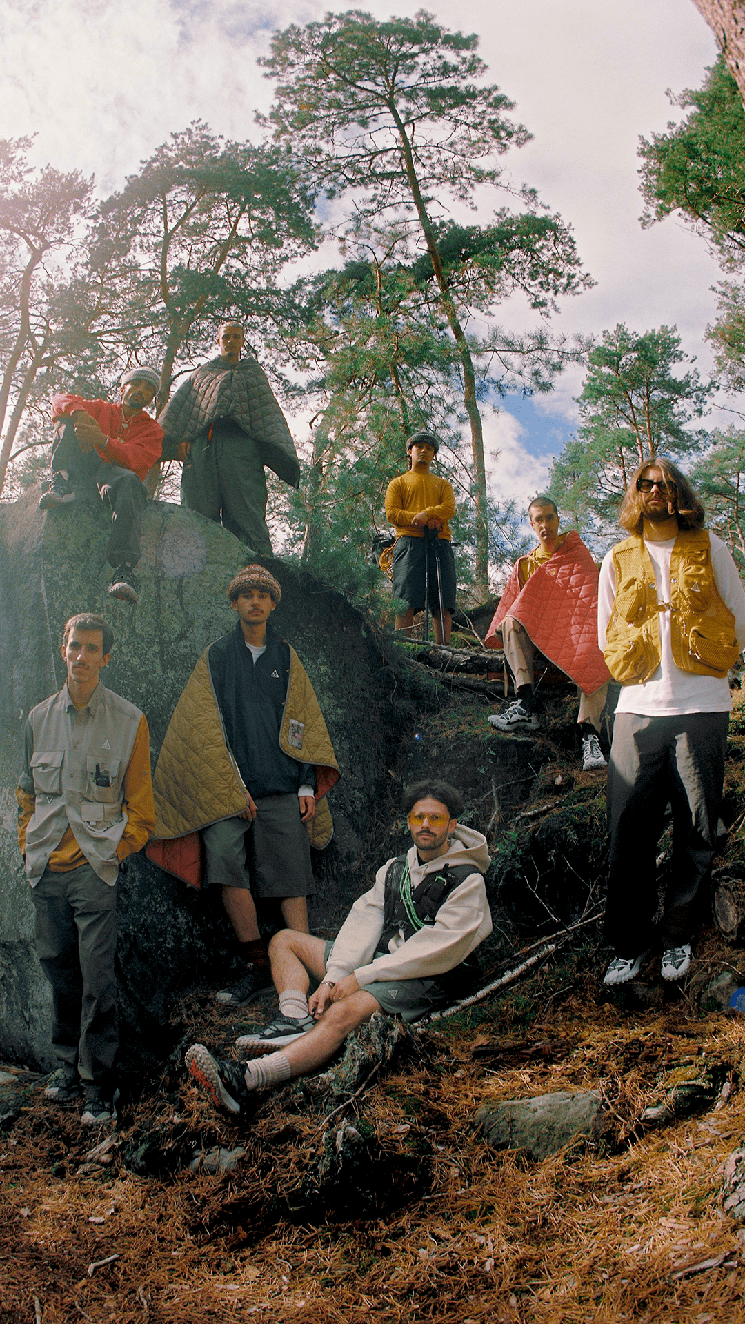 Estilo ACG: Triple Sphere Hiking Club - Nike ACG Mountain Fly Low 