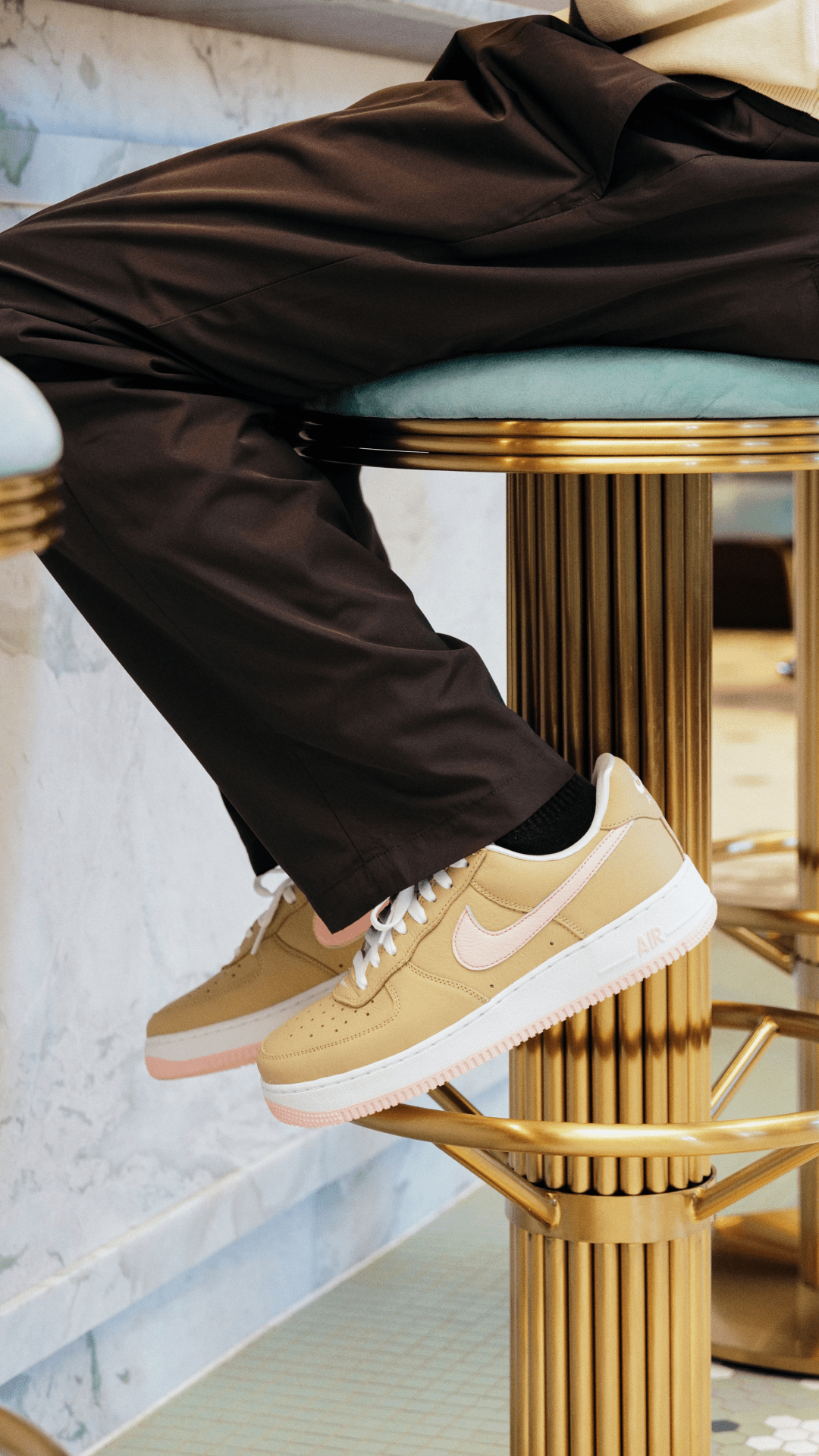 SNKRS Style: Air Force 1 'Linen'