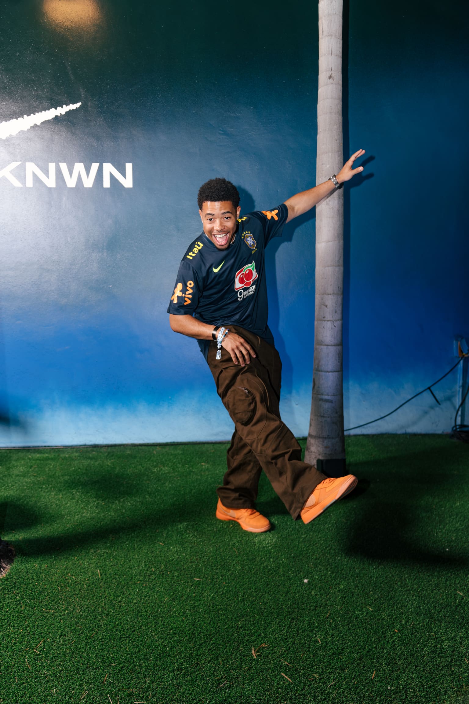 【NIKE公式】Street SNKRS：UNKNWN Courtyard Classic