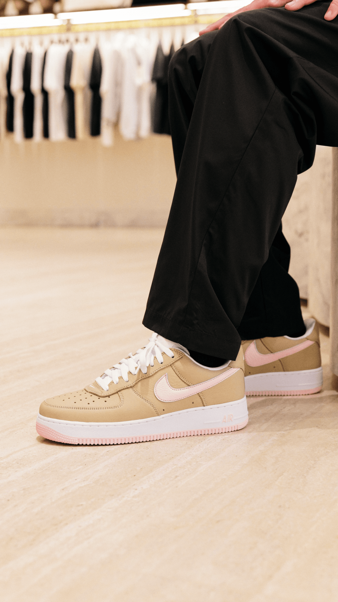 SNKRS Style: Air Force 1 'Linen'