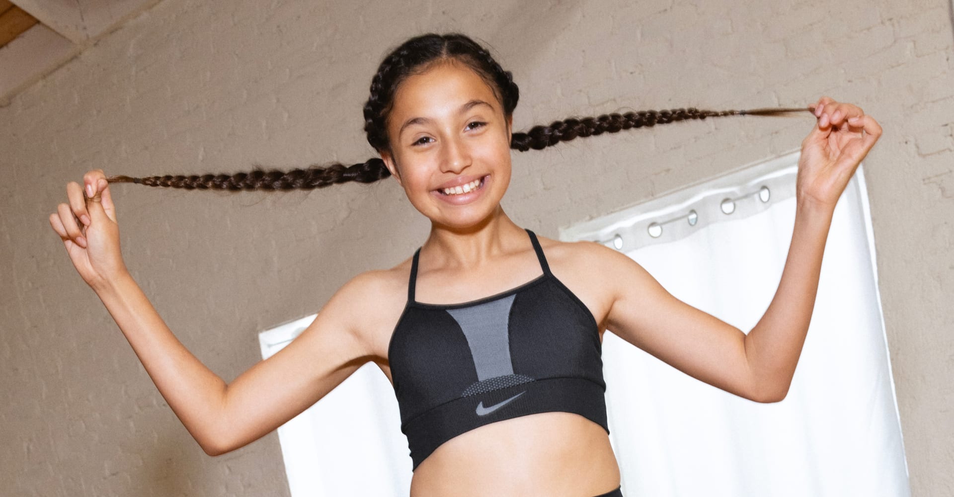 Nike Girl's Indy Seemless Sports Bra - Age 14 (XL) - New ~ CU8230