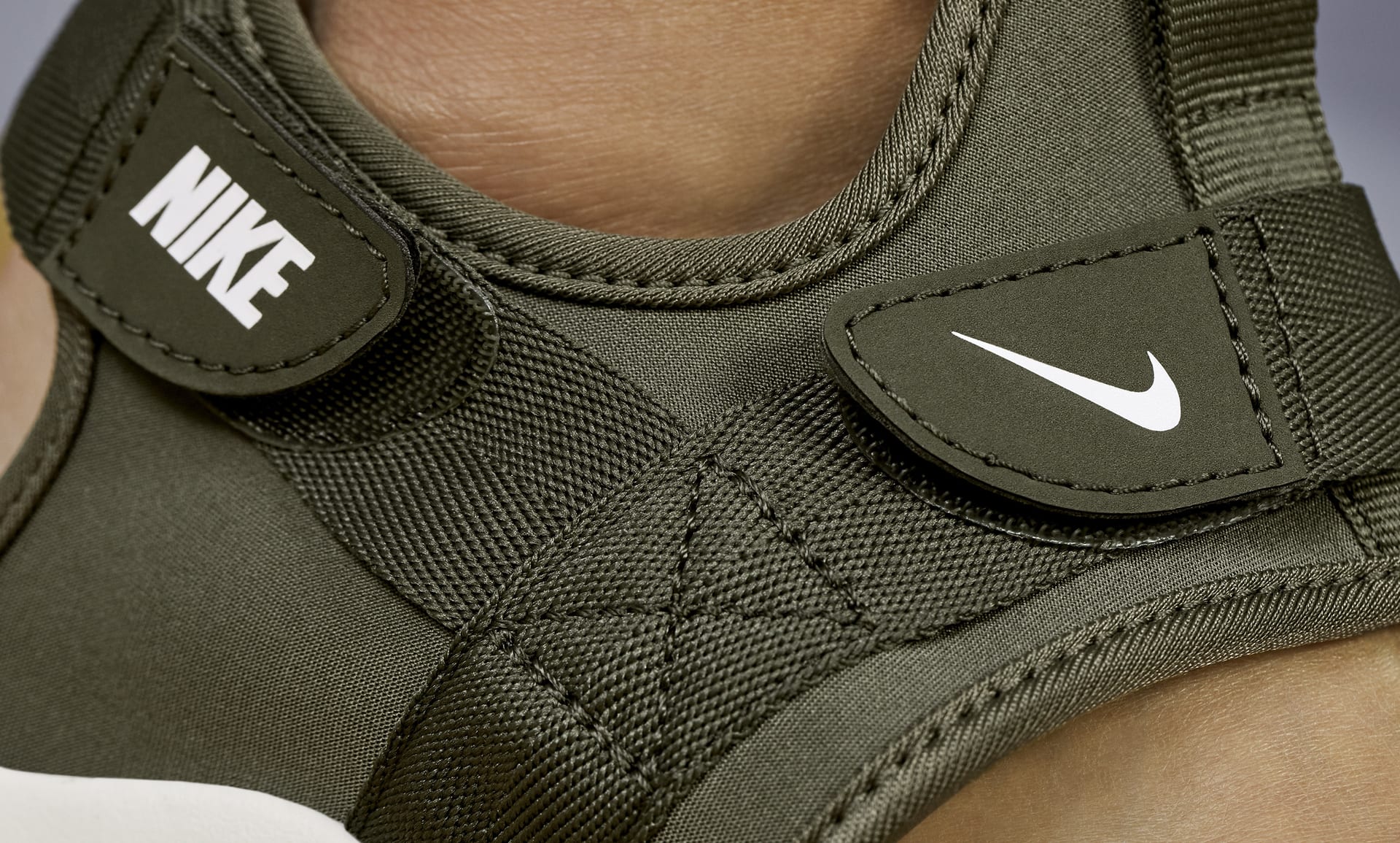 nike outdoor sandals