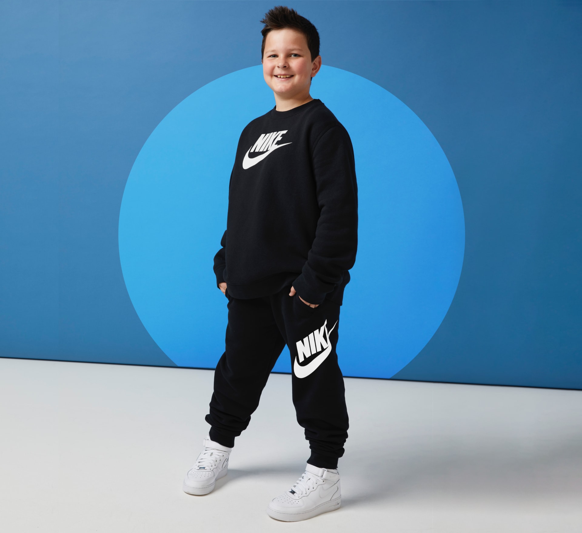 Sudadera con capucha de cierre completo para niño talla grande Nike  Sportswear Club. Nike.com