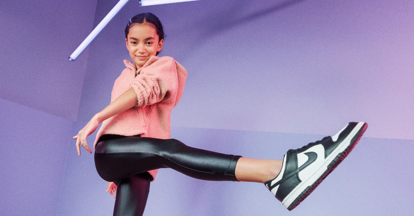Nike Dri-FIT One Older Kids' (Girls') Leggings with Pockets
