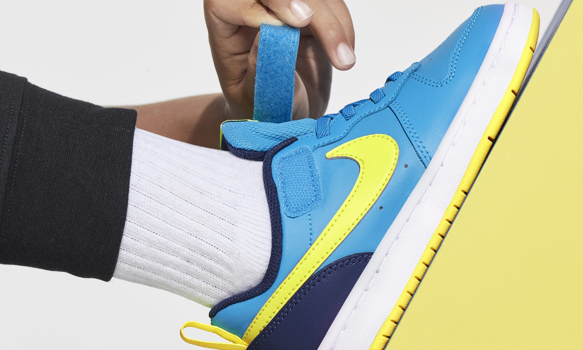 bayan nike court borough low