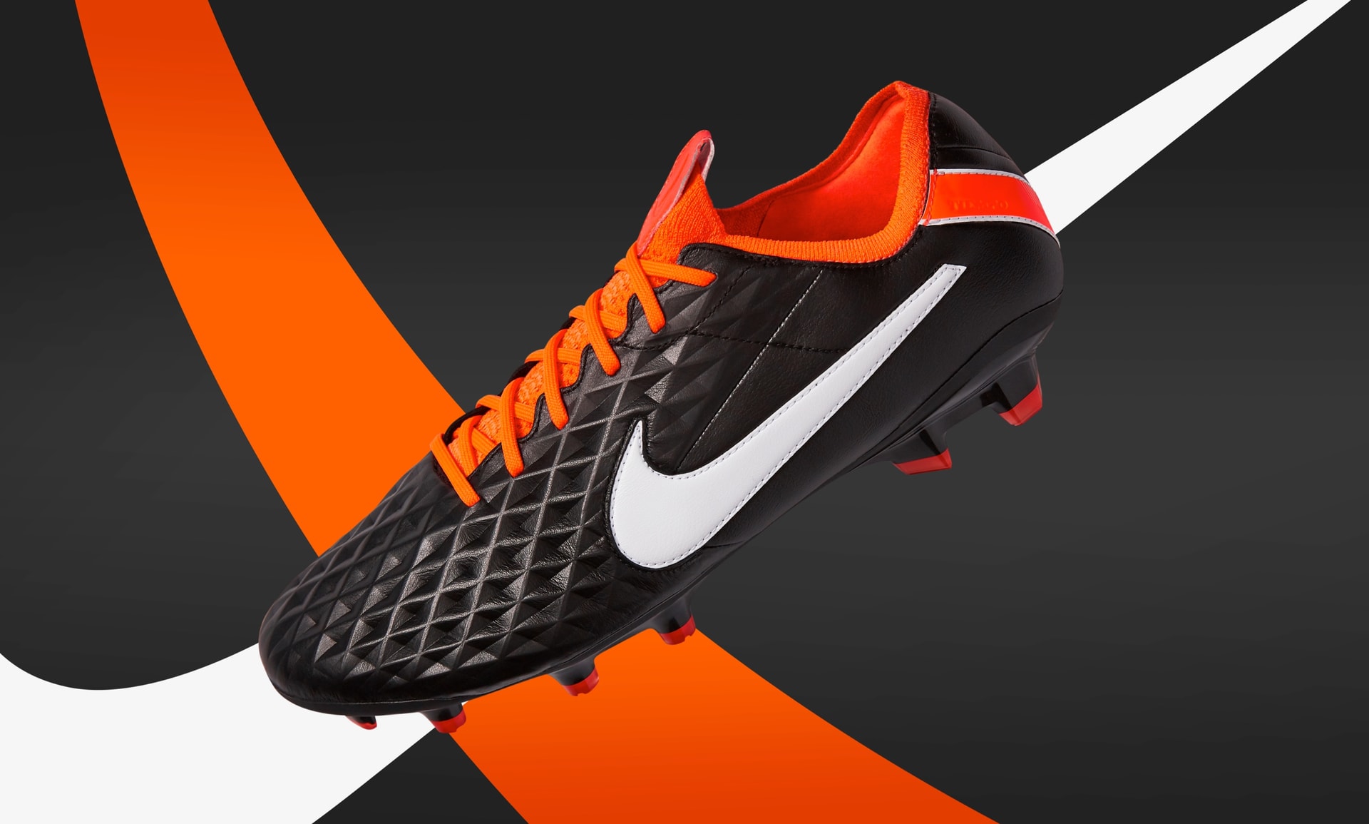 Nike Tiempo Legend 8 Club MultiGround Football Boots.