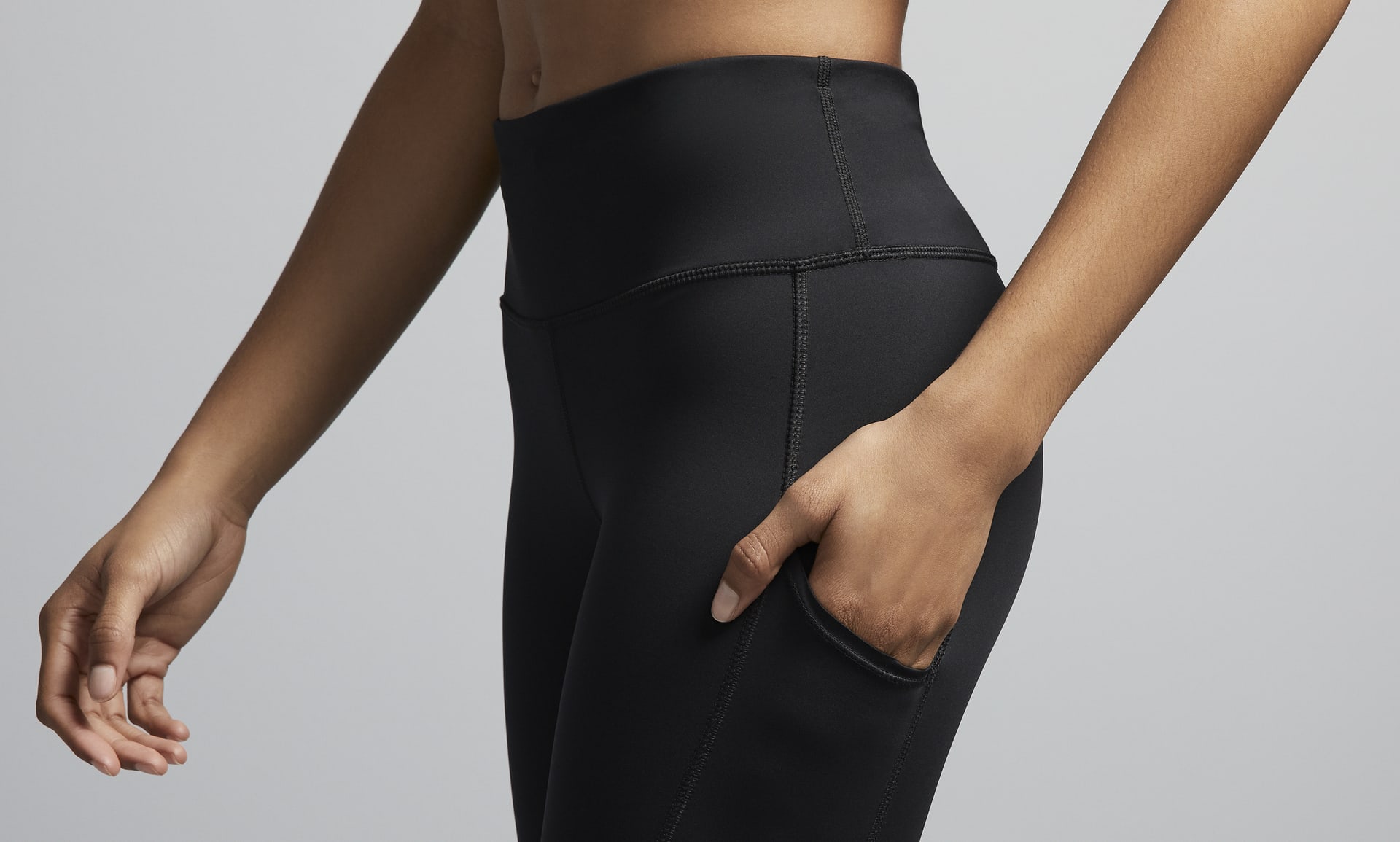 Nike Epic Luxe Women's Mid-Rise Pocket Running Leggings (Plus Size).