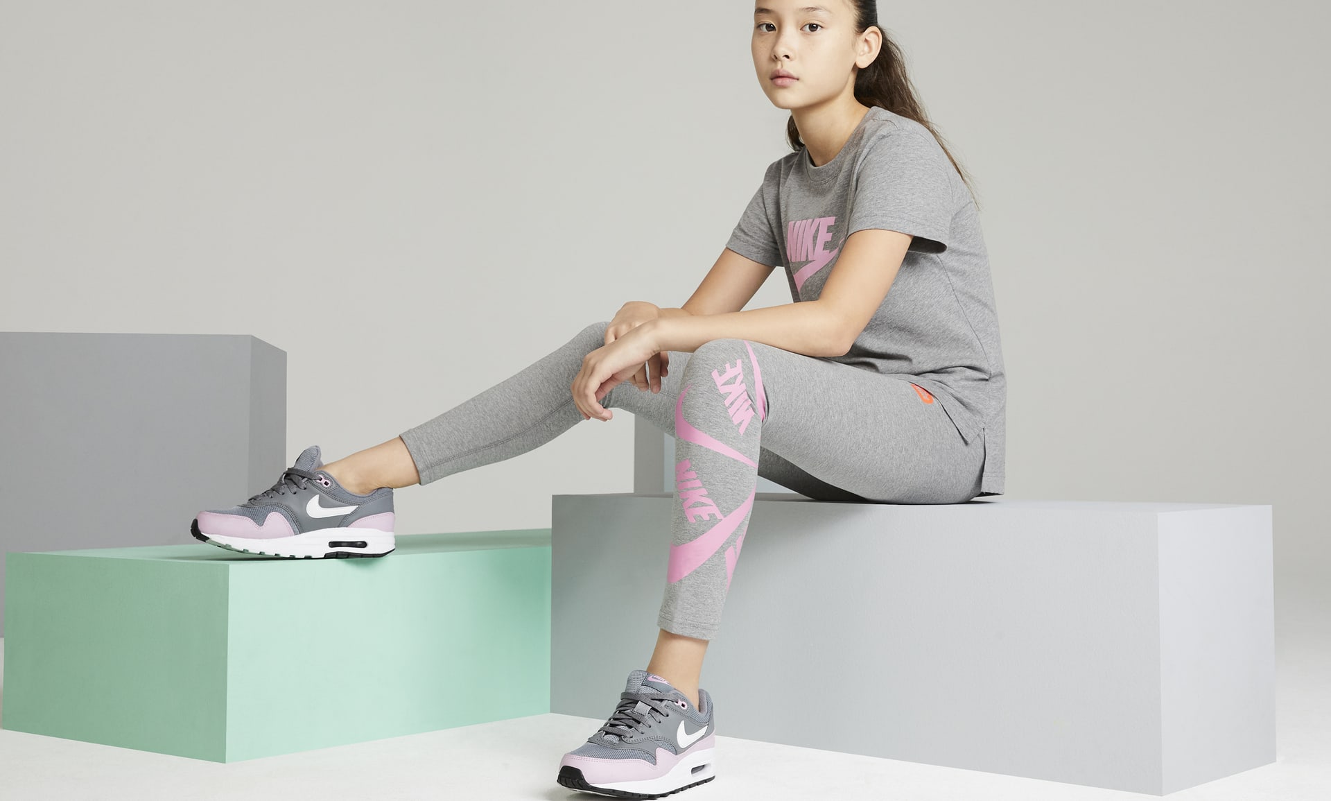Sportswear (Girls\') Big Nike Leggings. Kids\'
