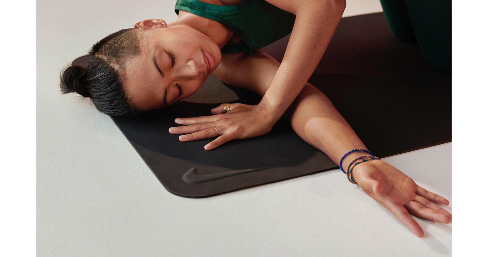 almohada A menudo hablado Magnético Nike Mastery Yoga Mat (Long). Nike.com