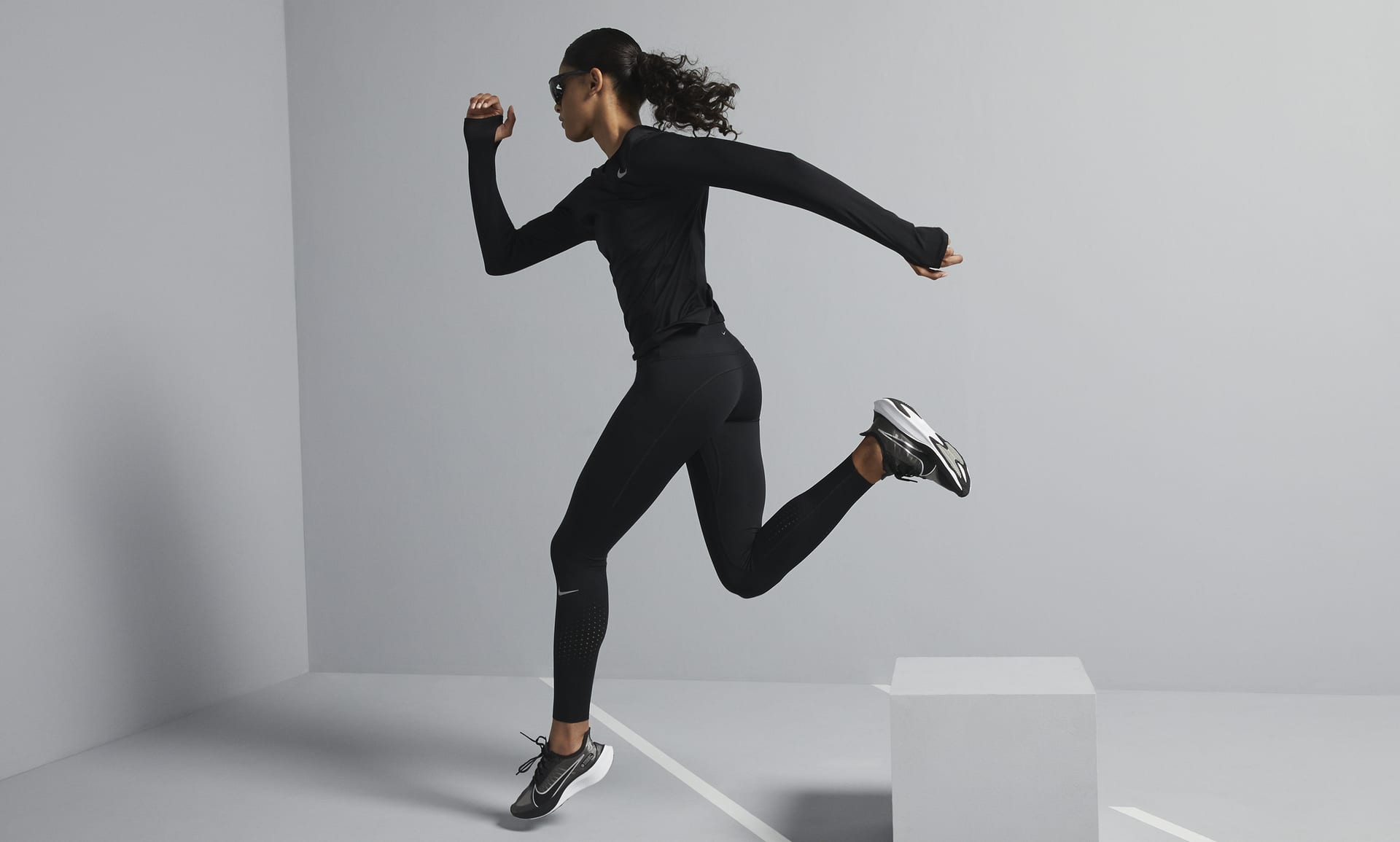 Size XP - Nike Womens Leggings Epic Luxe Mid-Rise Dri-Fit