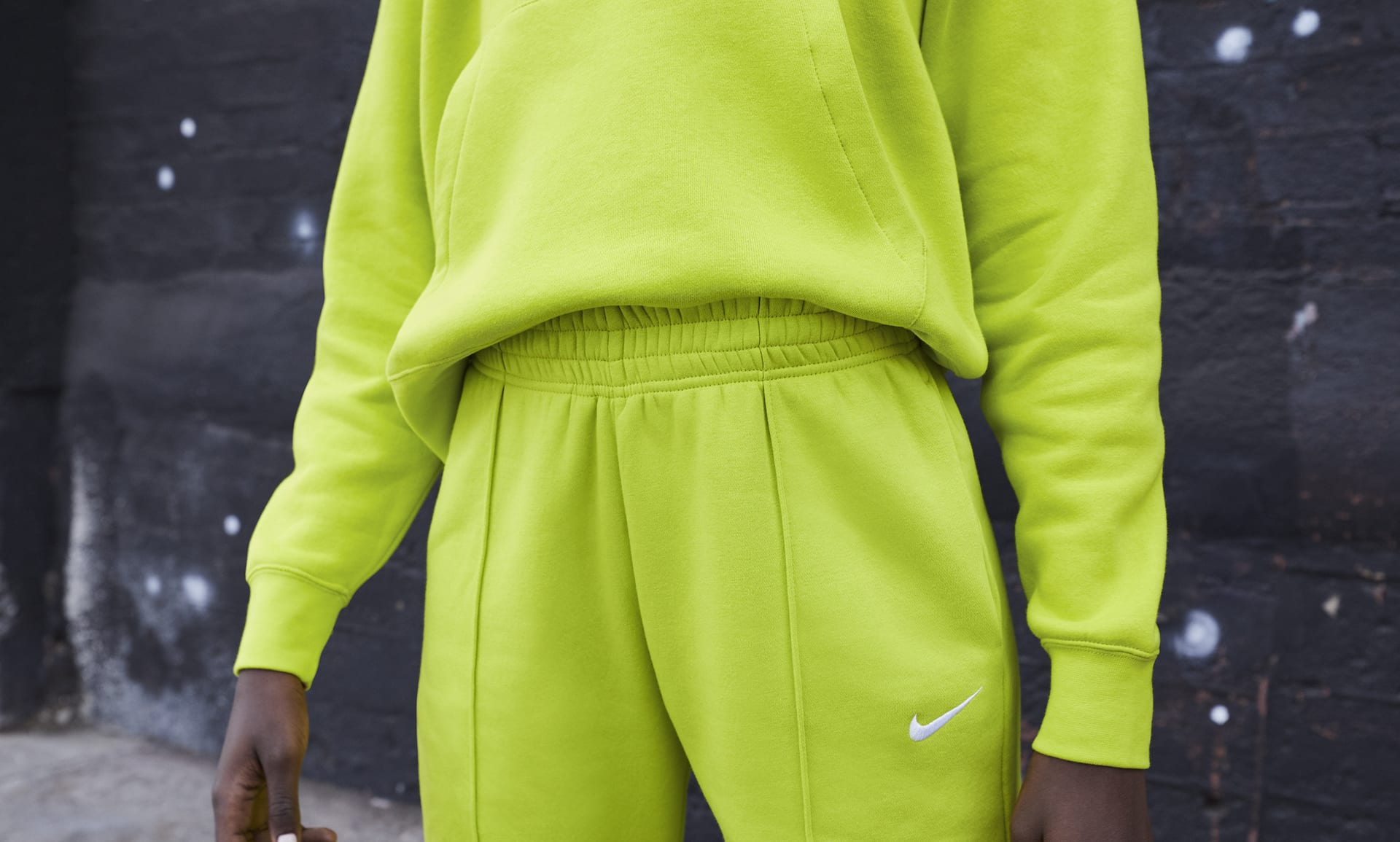 nike essential women's fleece pants