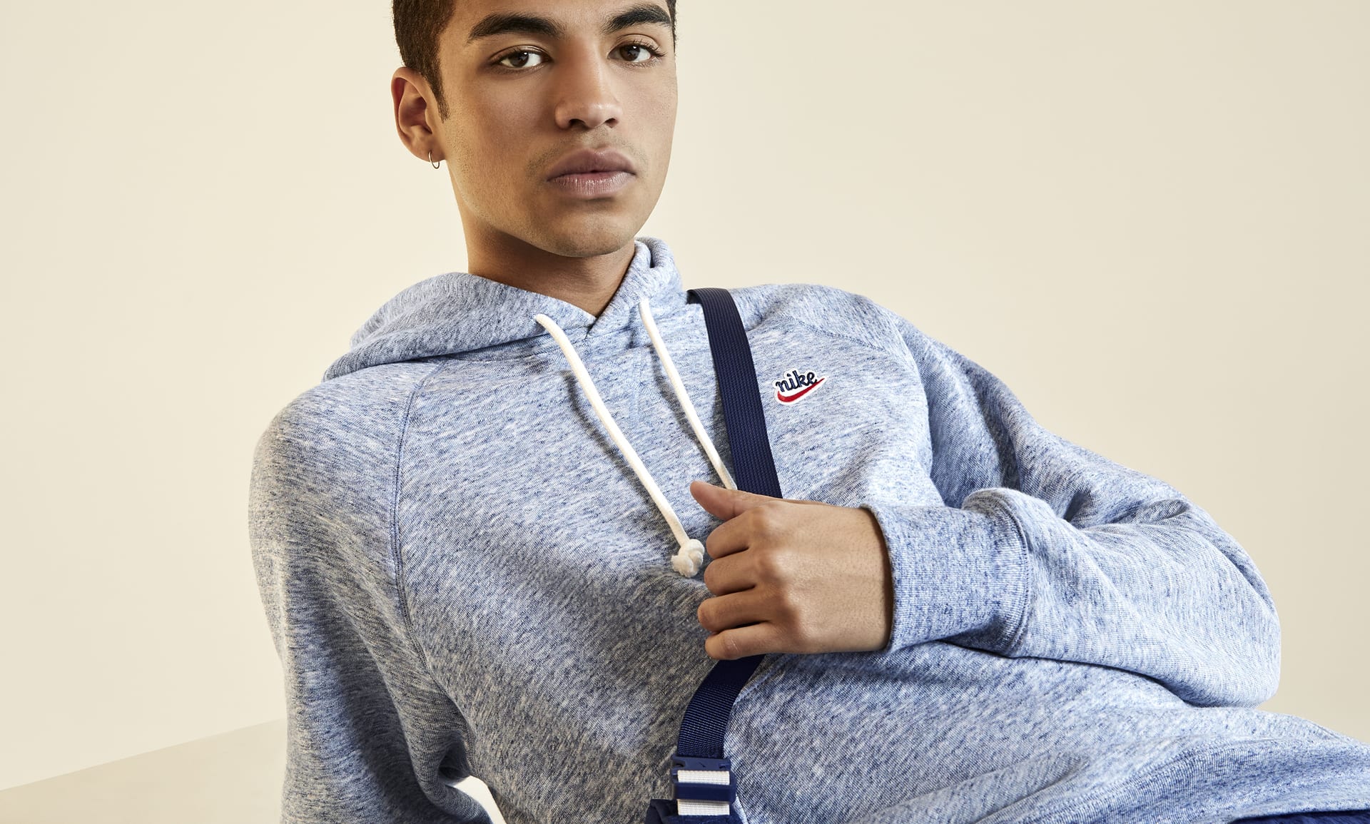 nike heritage sweater