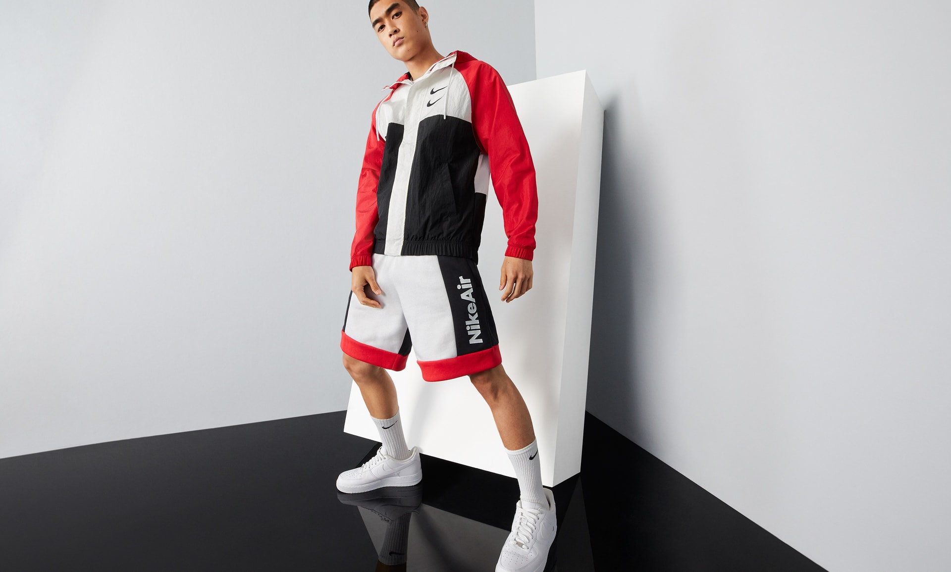 Nike Sportswear Swoosh Men's Woven Hooded Jacket. Nike VN