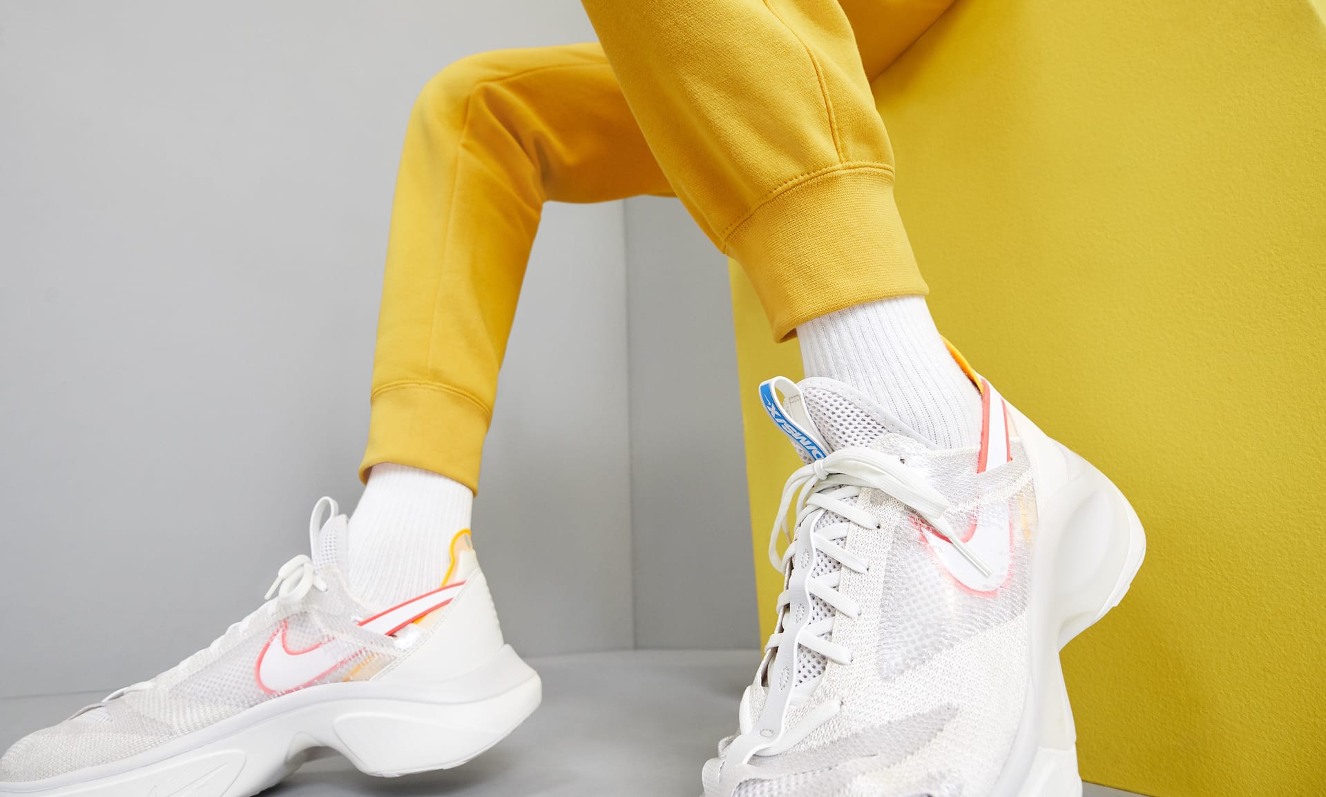 nike club joggers xs