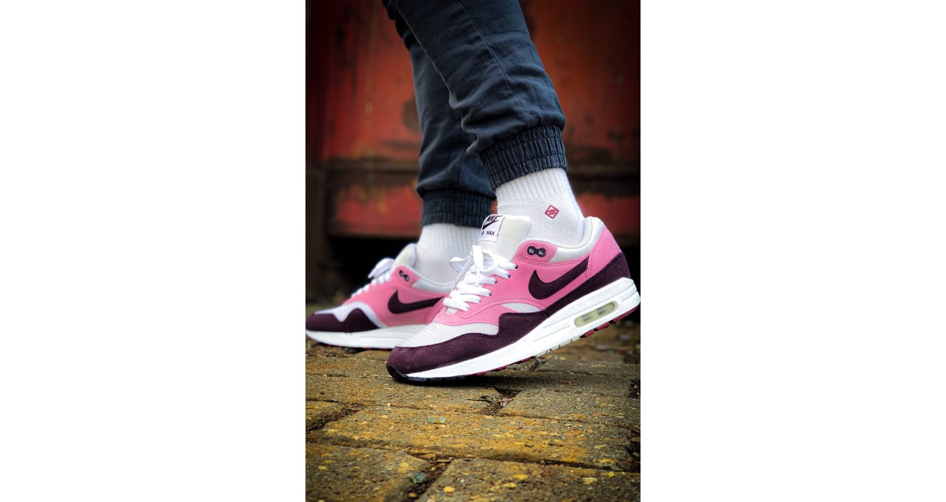 snug kicks nike