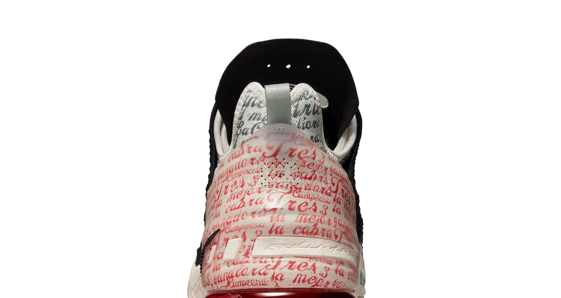 diana taurasi lebron 18 la cabra