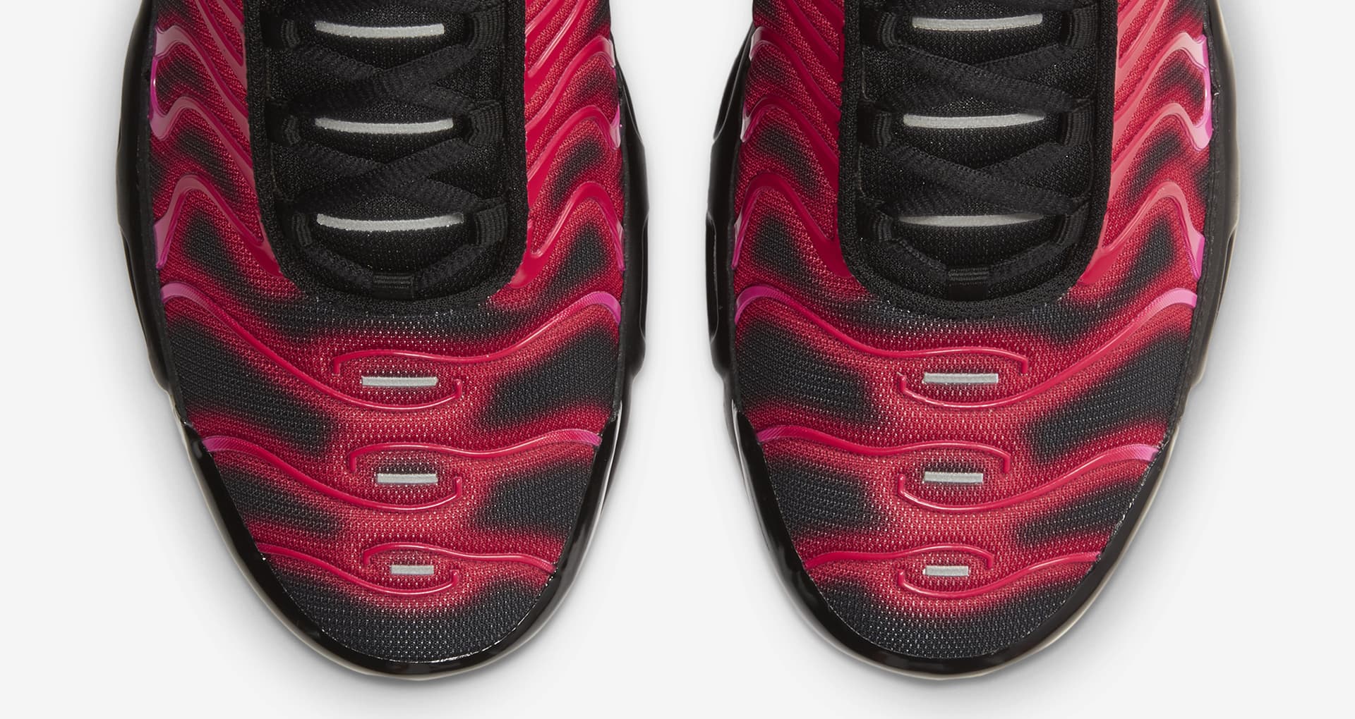 Air Max Plus x Supreme 'Fire Pink' Release Date. Nike SNKRS SI